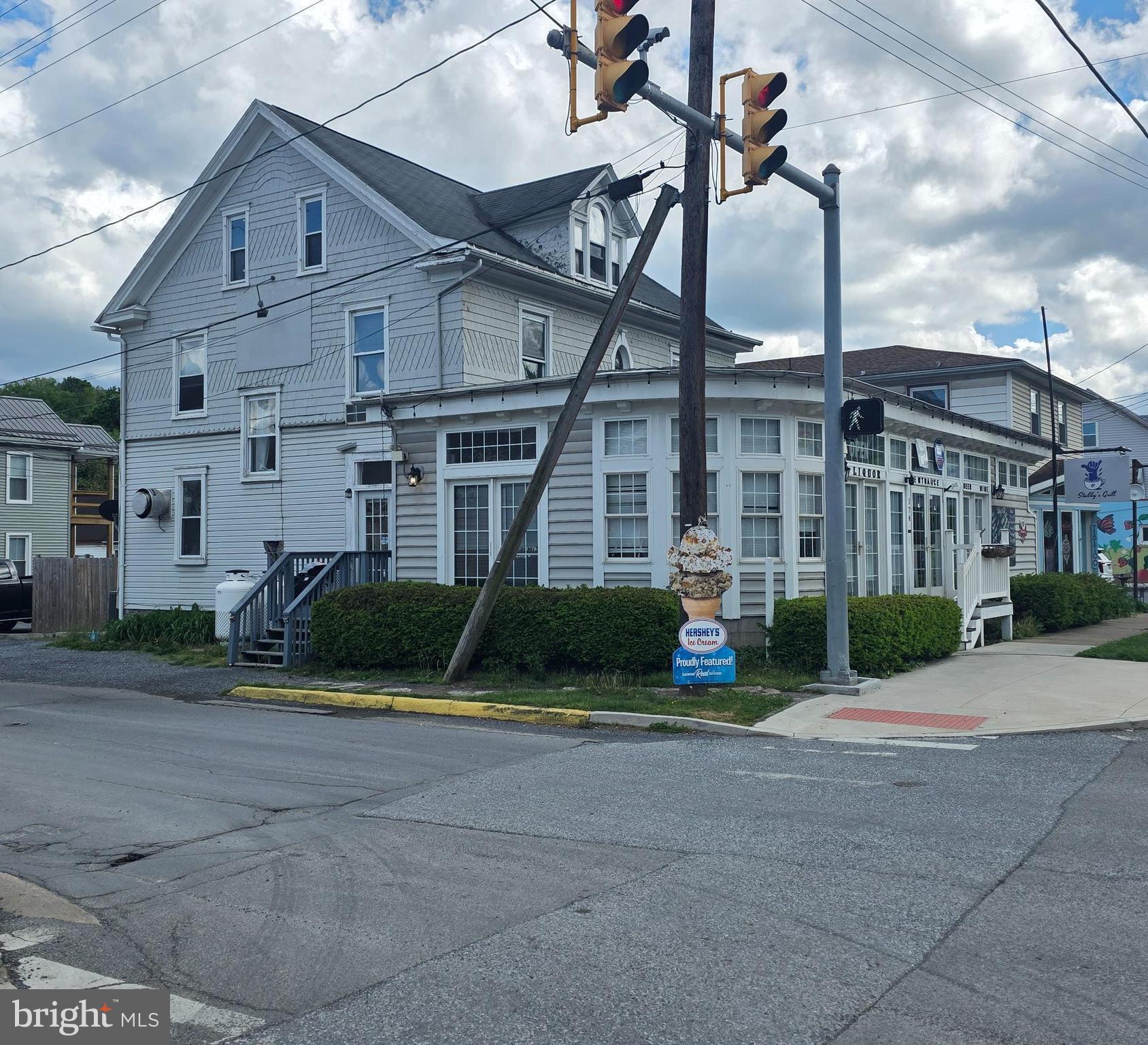 174 N WASHINGTON STREET