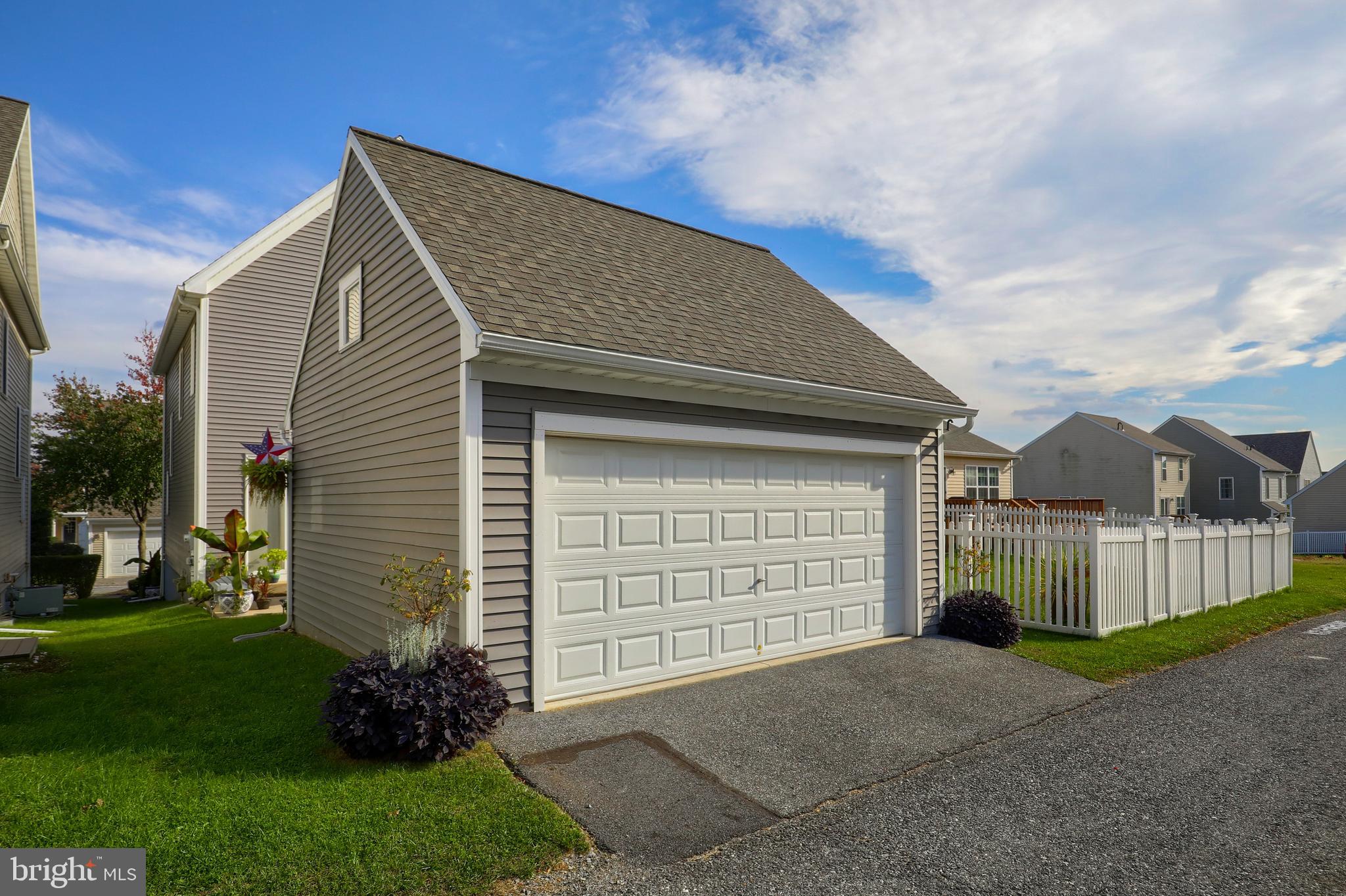 FLORIN HILL - Residential