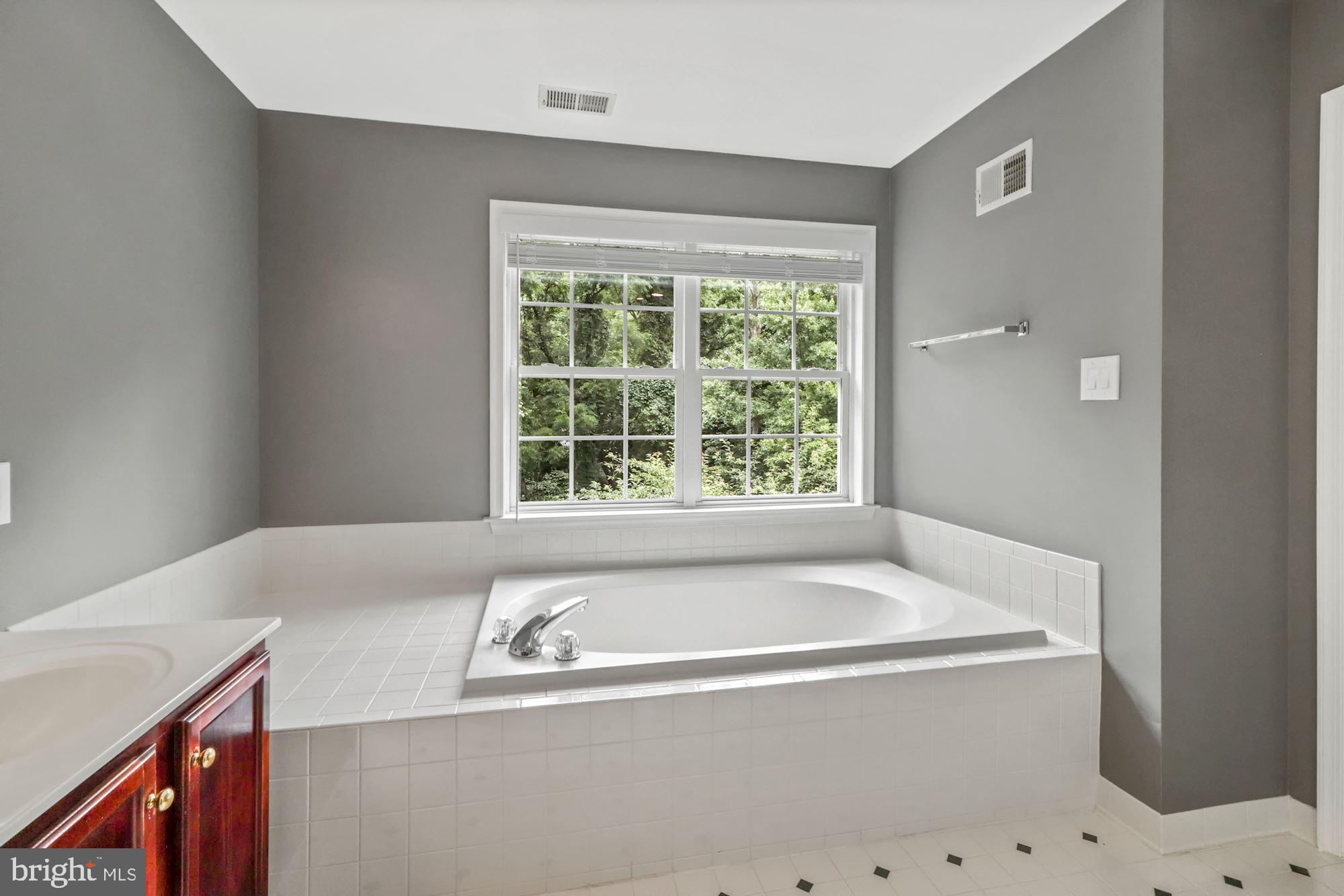 6212 LILAC BUSH LANE