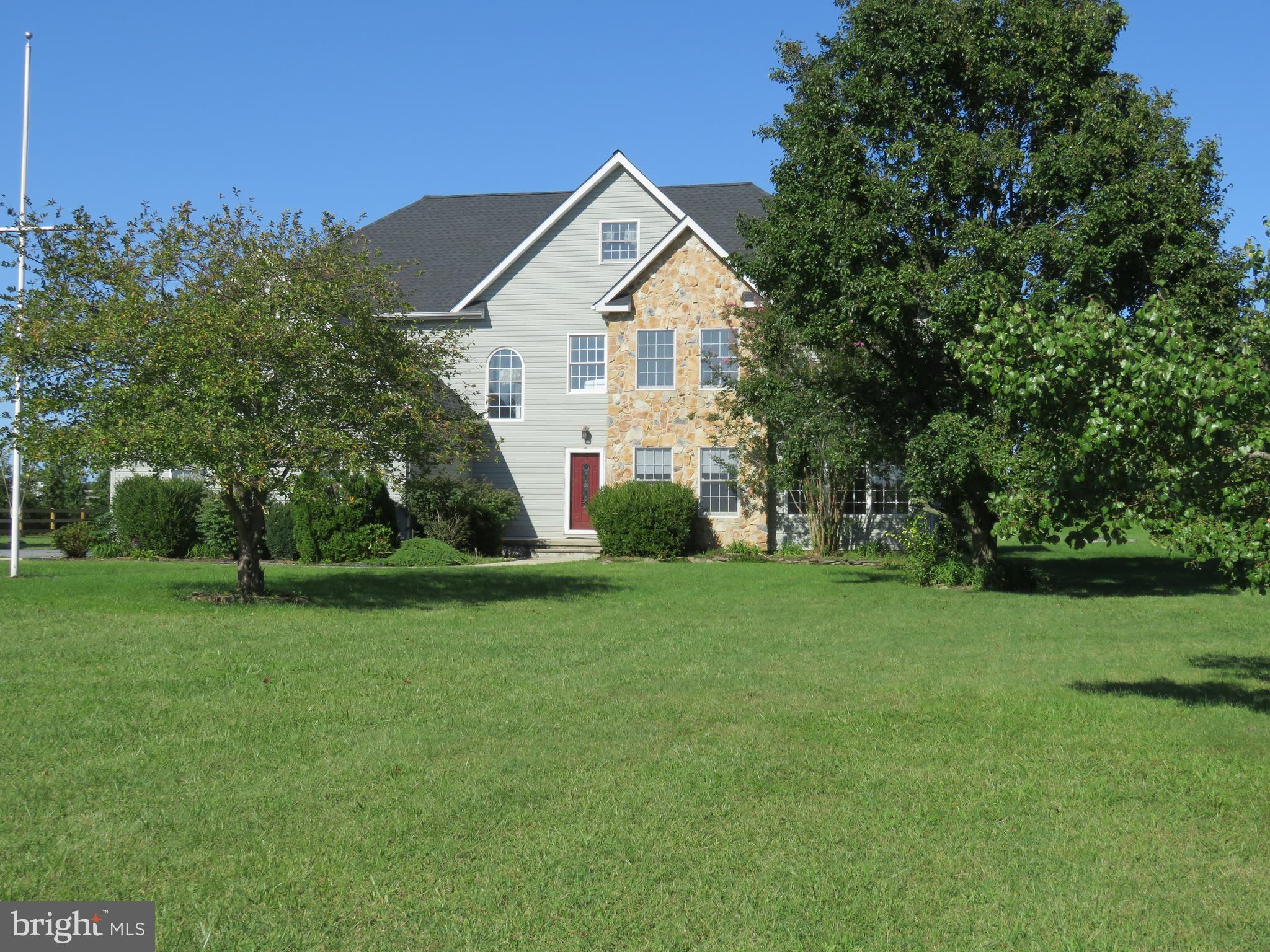 27 BRIDLE RIDGE CIRCLE
