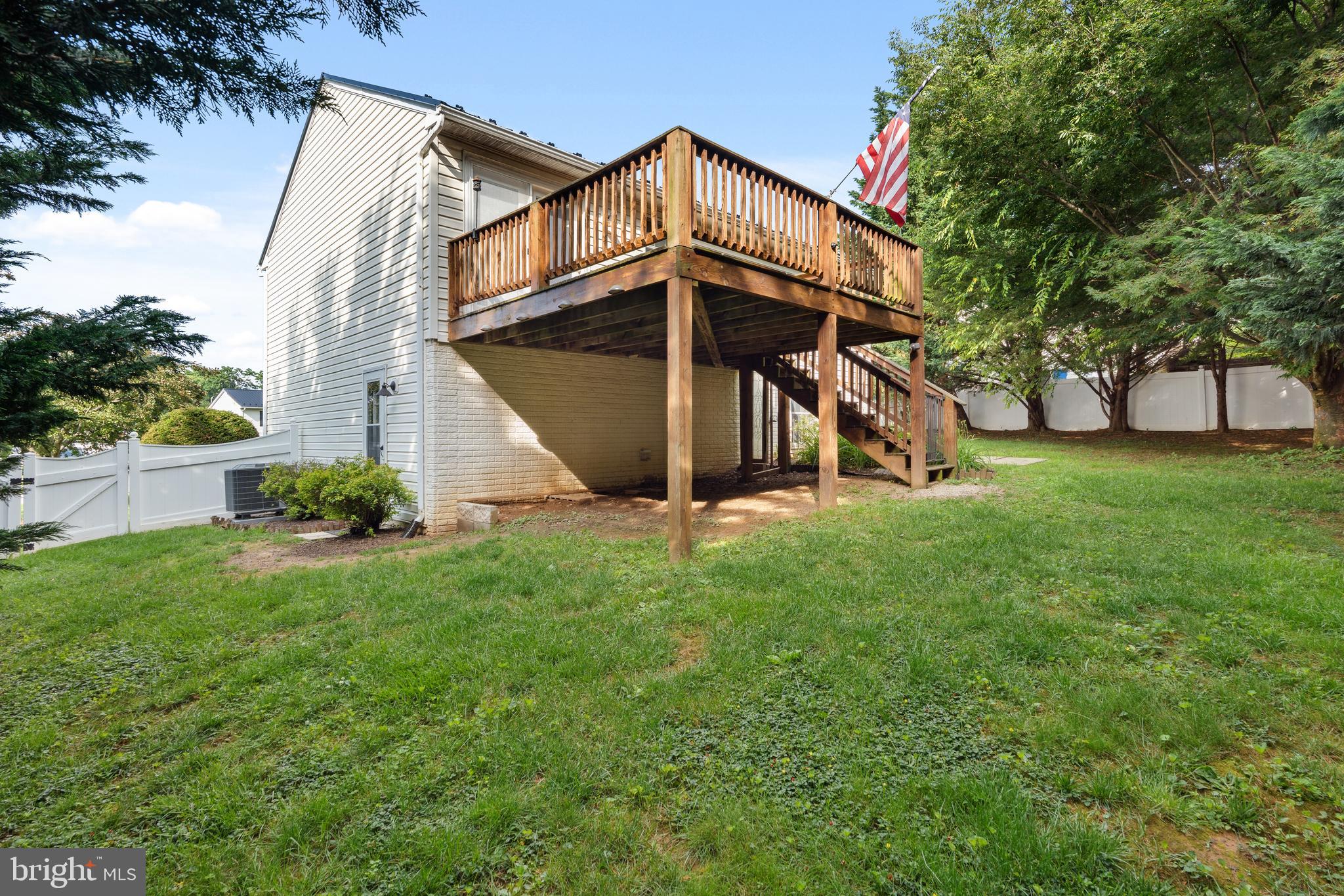 WHISPERING HILLS - Residential