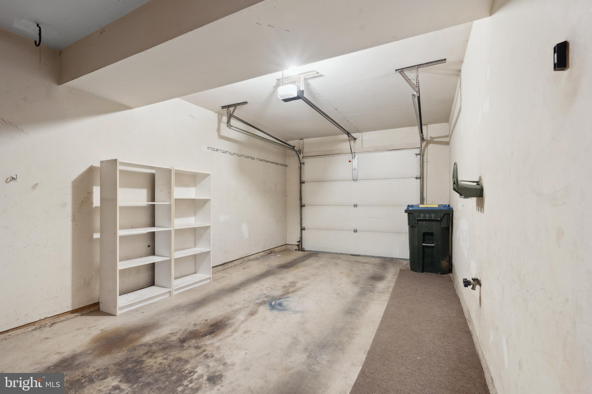 WHISPERING HILLS - Residential