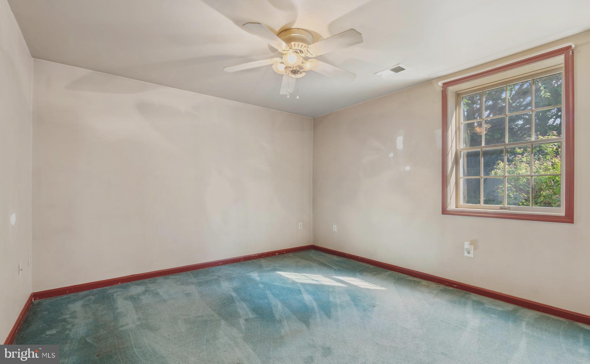 WHISPERING HILLS - Residential