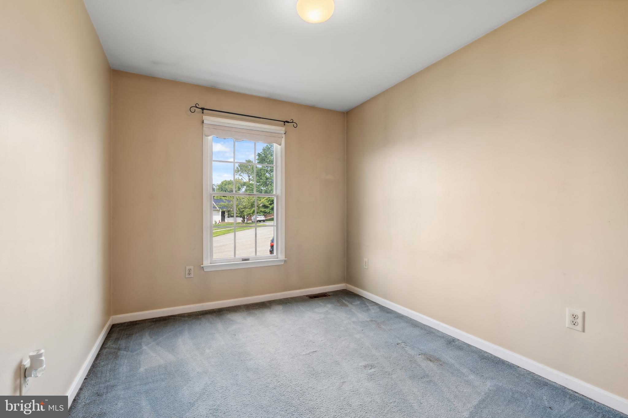 WHISPERING HILLS - Residential