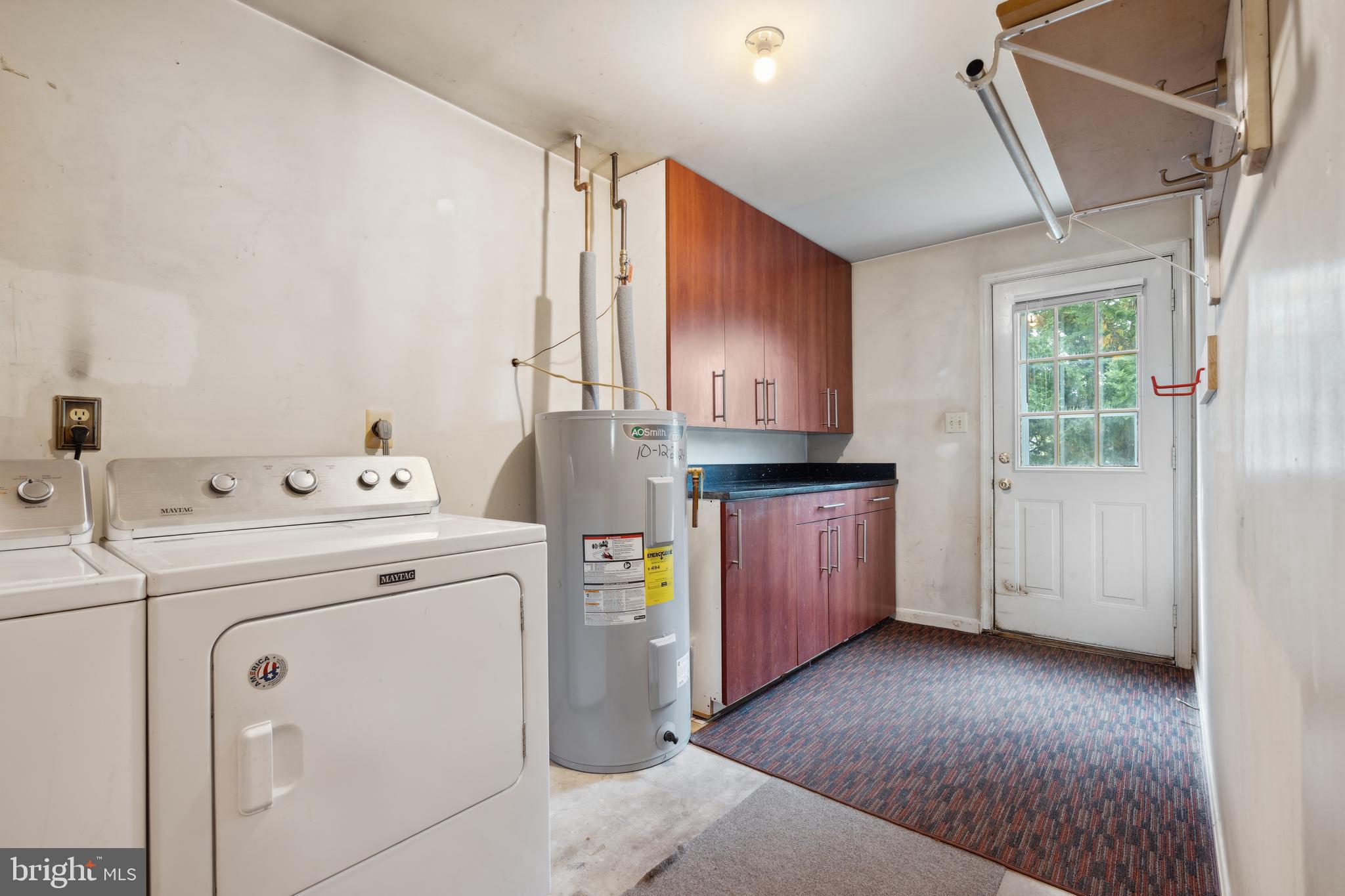 WHISPERING HILLS - Residential