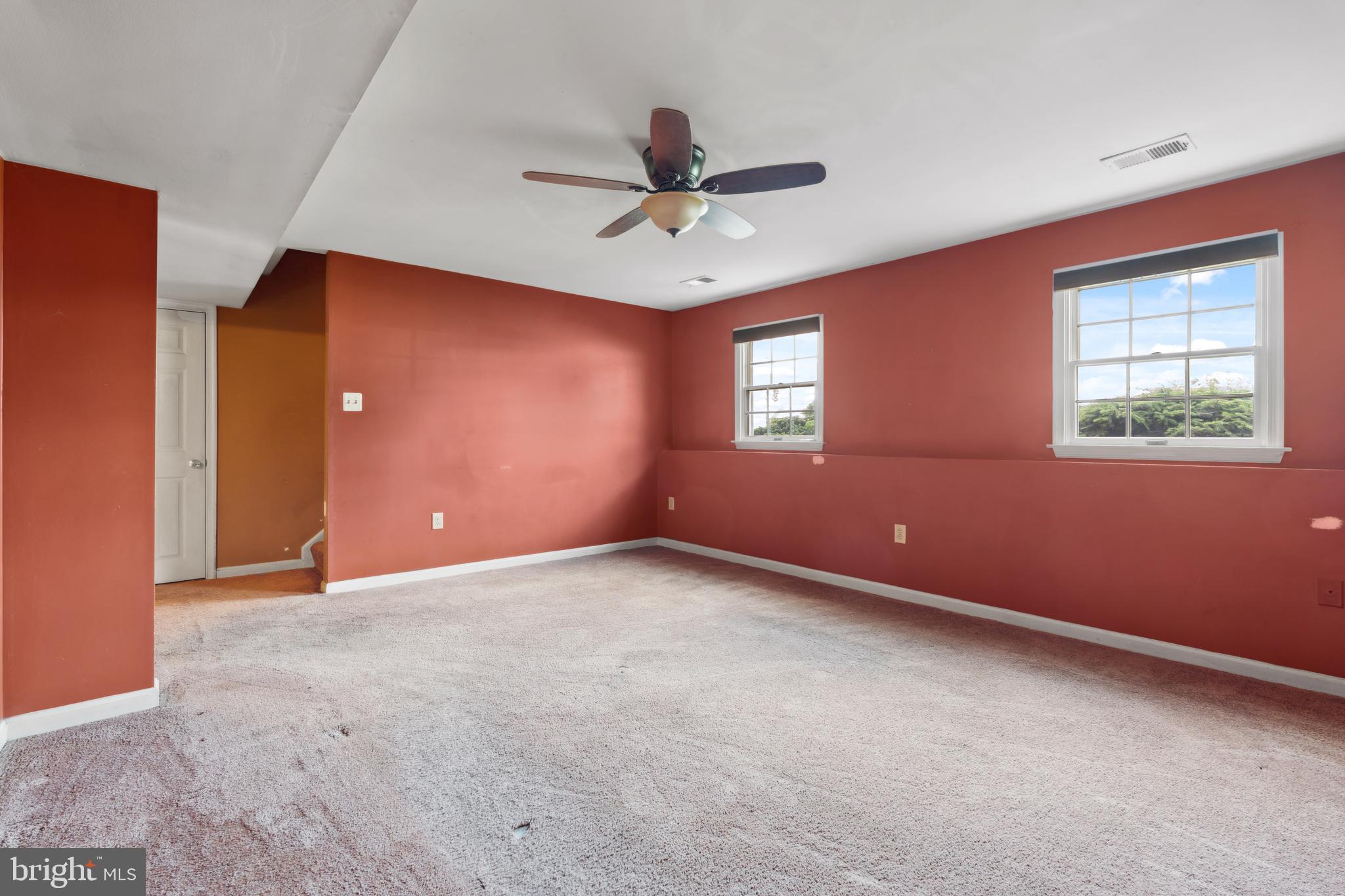 WHISPERING HILLS - Residential