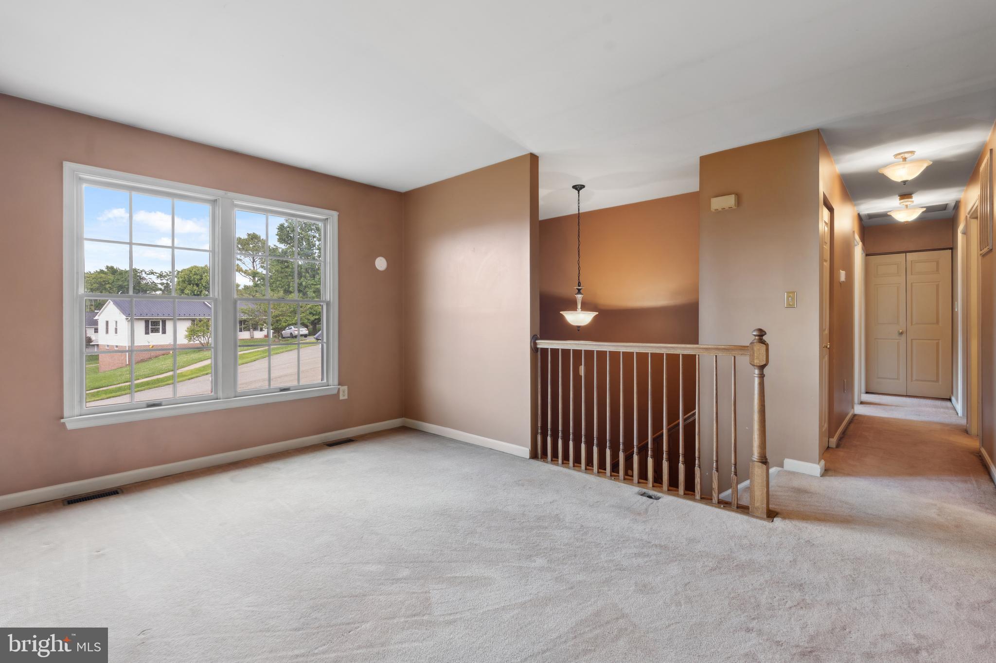 WHISPERING HILLS - Residential