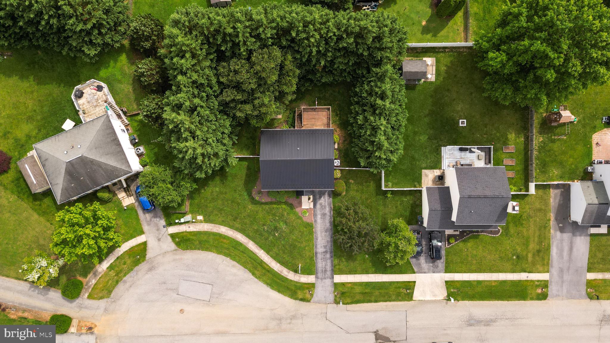 WHISPERING HILLS - Residential