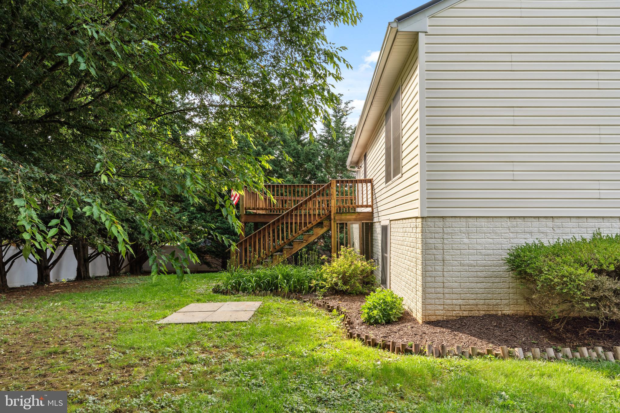 WHISPERING HILLS - Residential