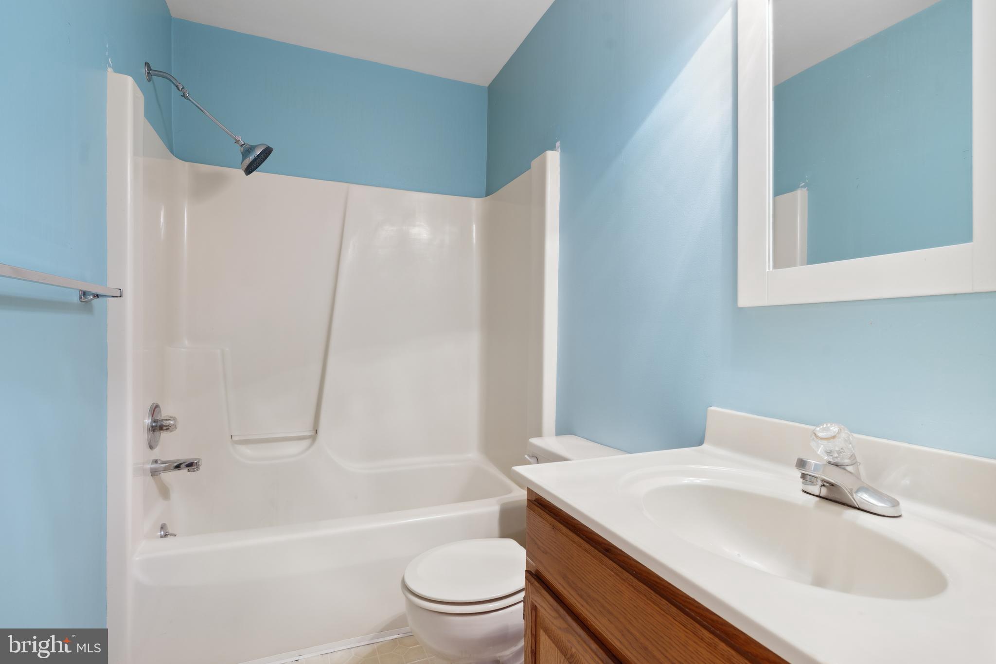 WHISPERING HILLS - Residential