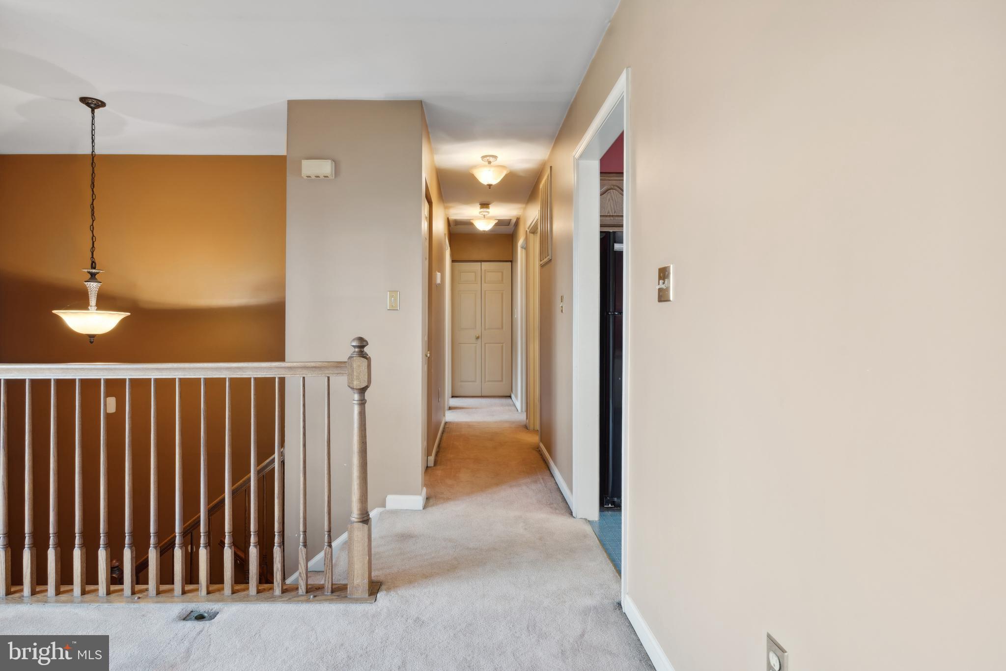 WHISPERING HILLS - Residential