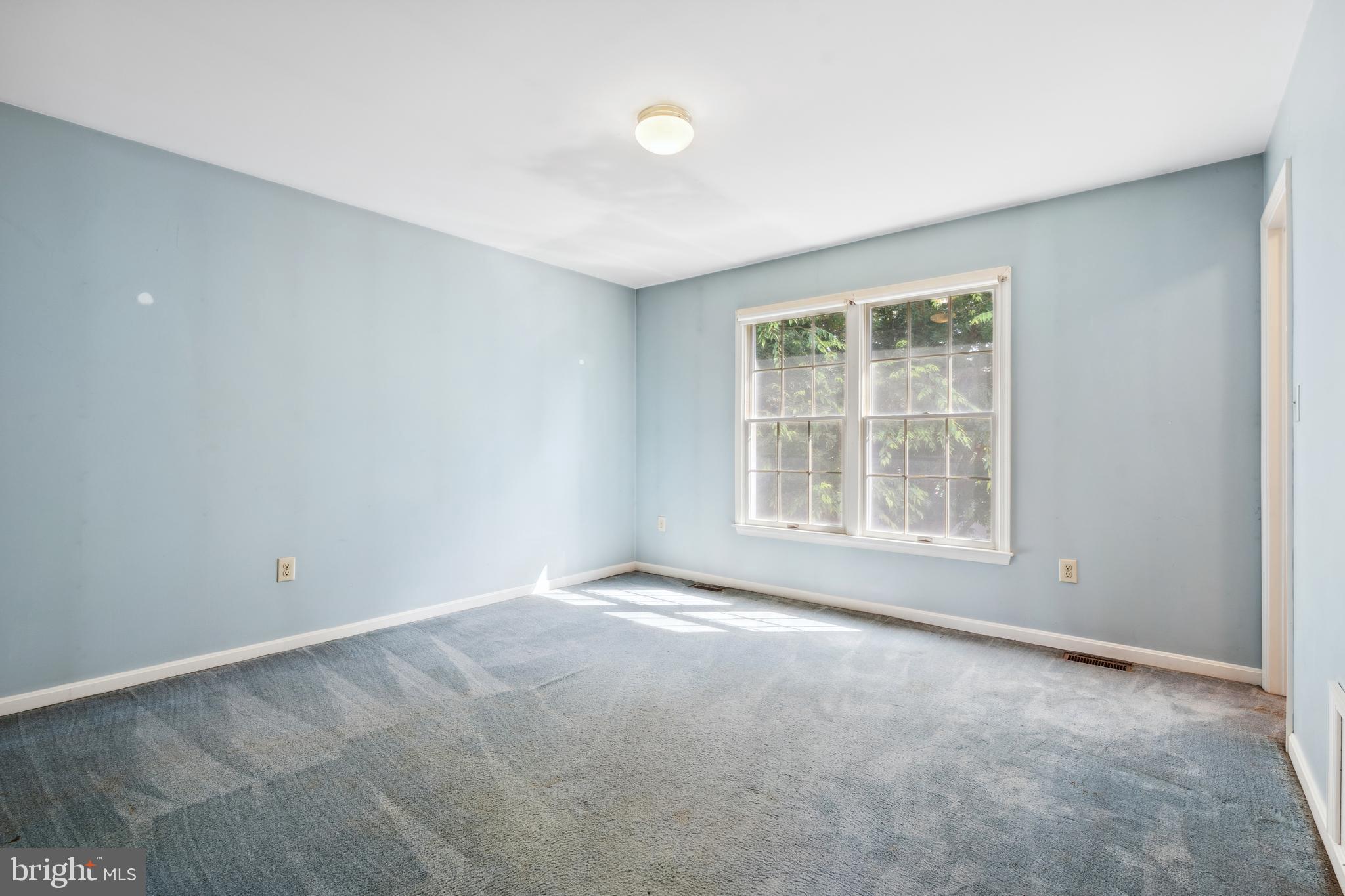 WHISPERING HILLS - Residential