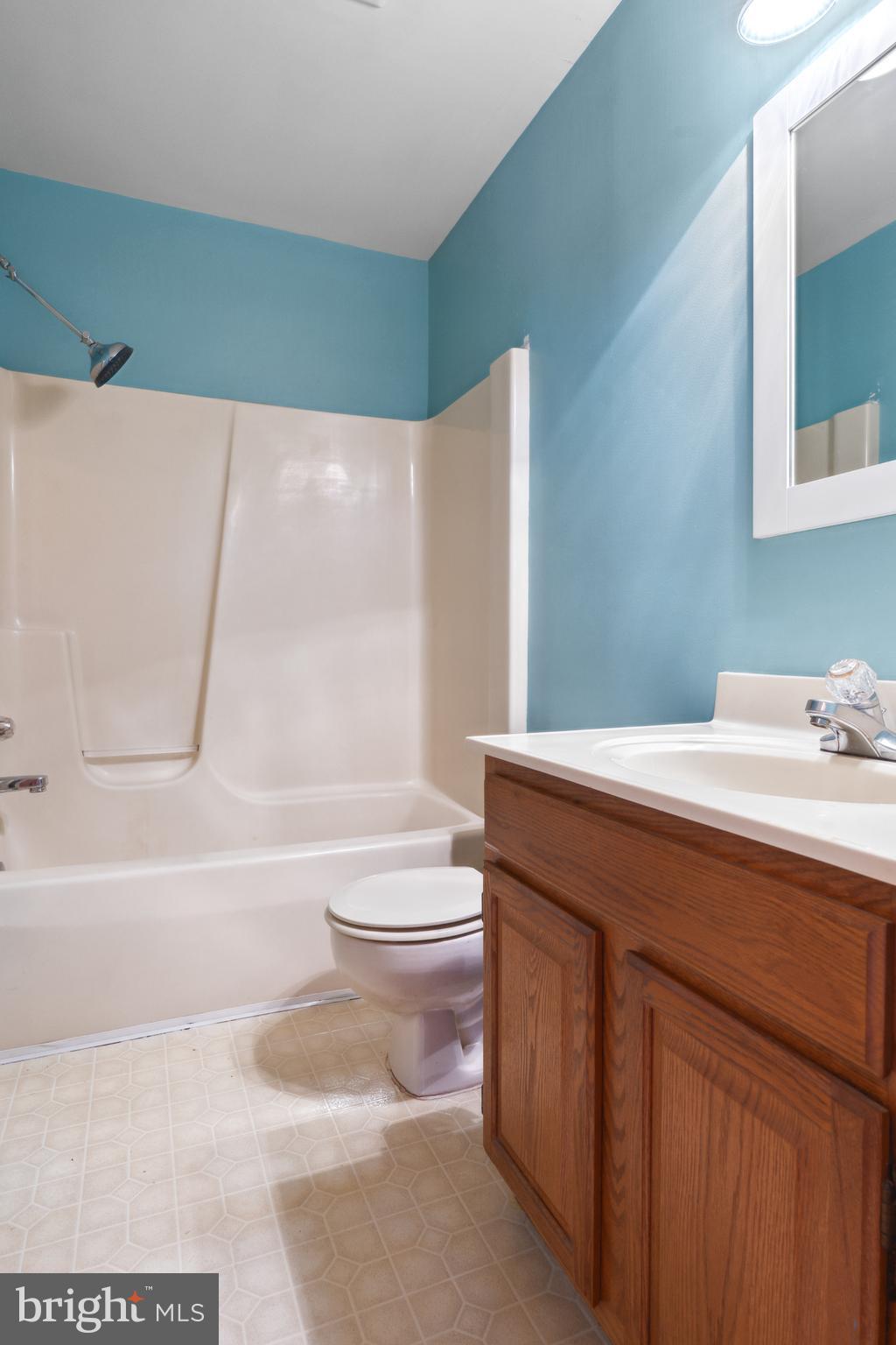 WHISPERING HILLS - Residential