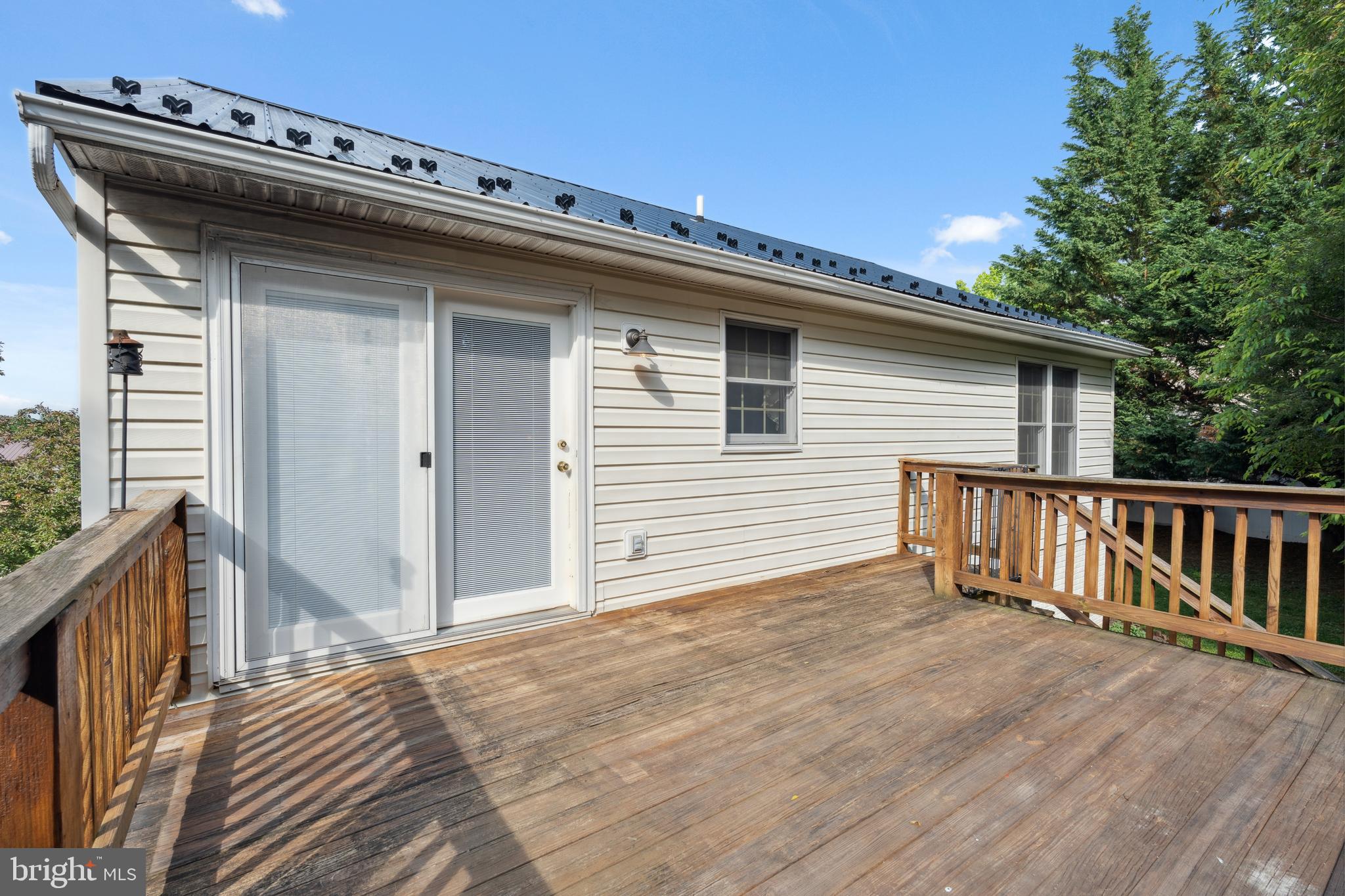 WHISPERING HILLS - Residential