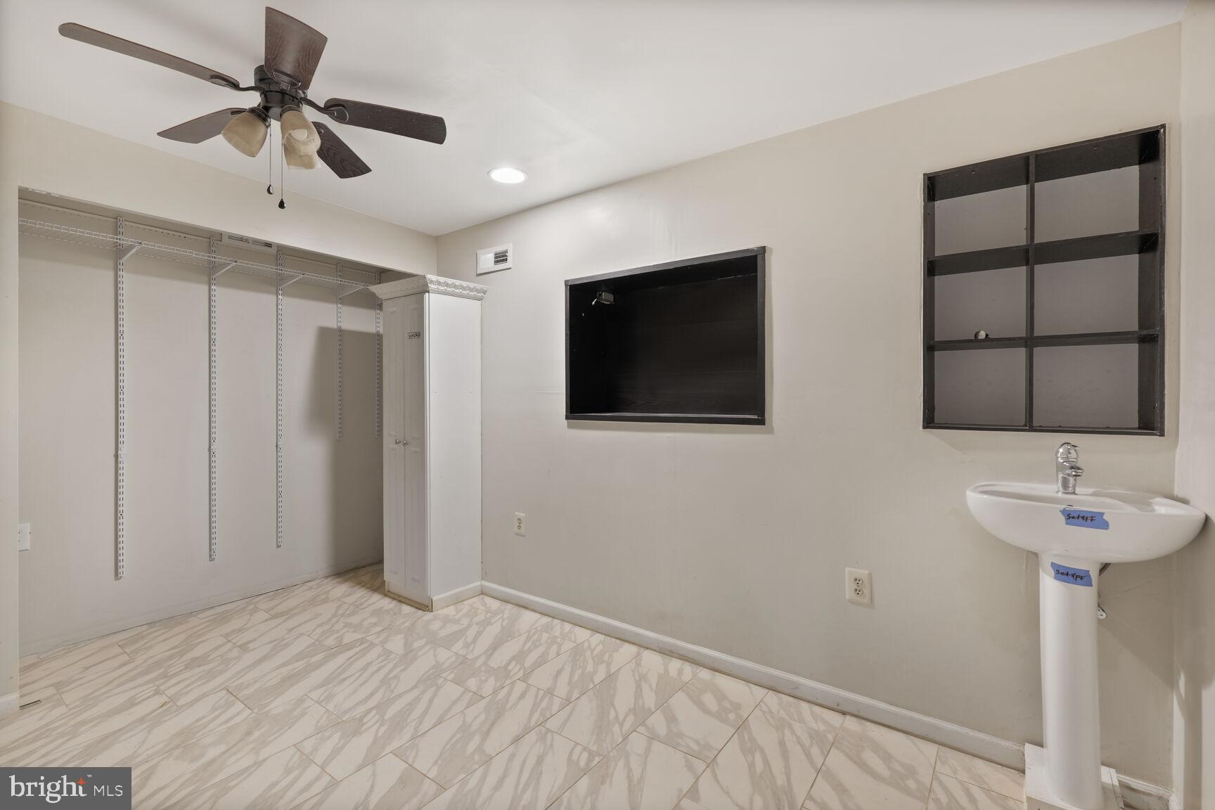 TRINIDAD - Commercial Sale