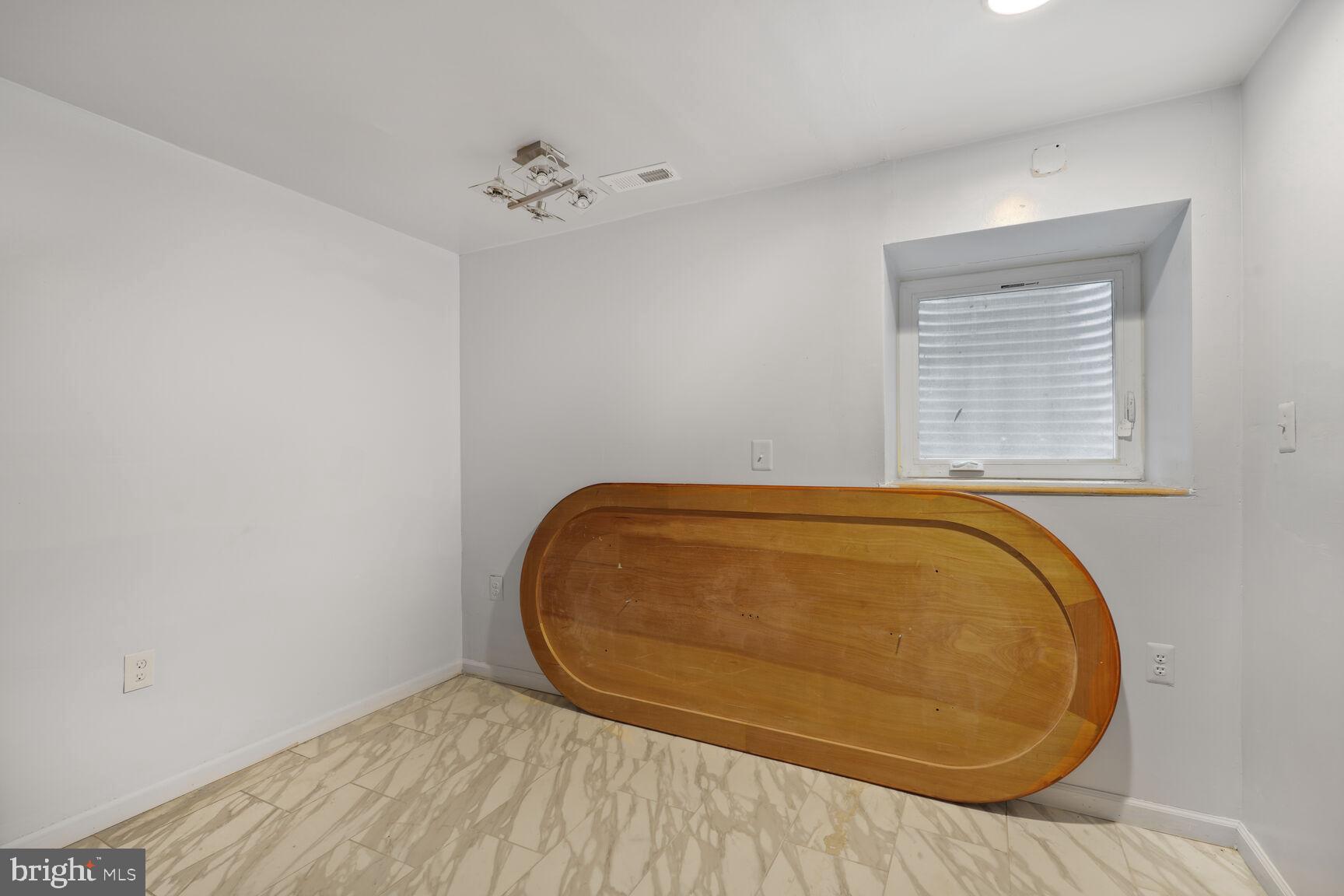 TRINIDAD - Commercial Sale