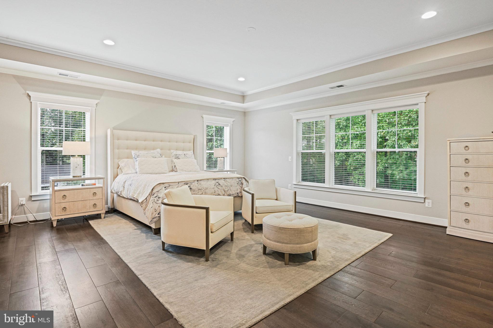 VIENNA WOODS - Residential