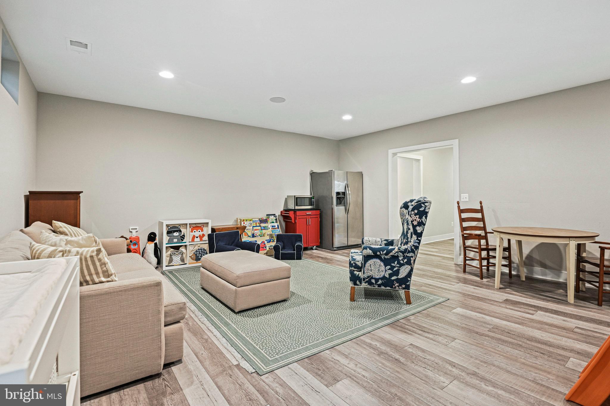 VIENNA WOODS - Residential