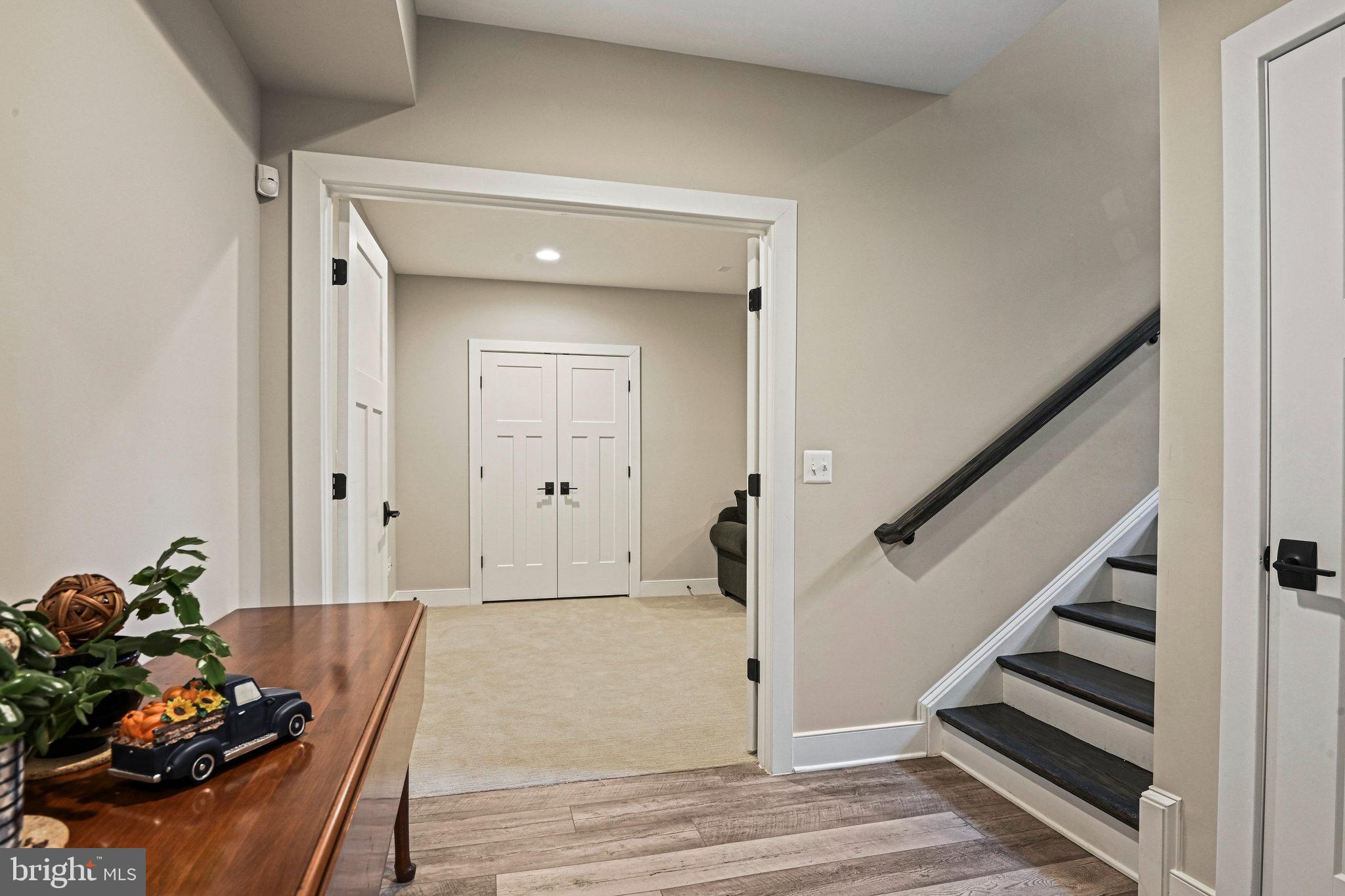 VIENNA WOODS - Residential