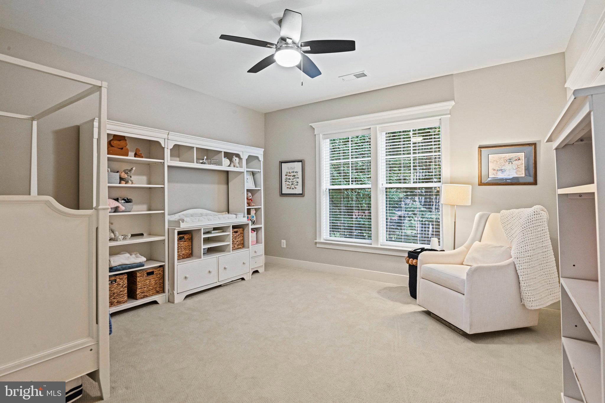 VIENNA WOODS - Residential