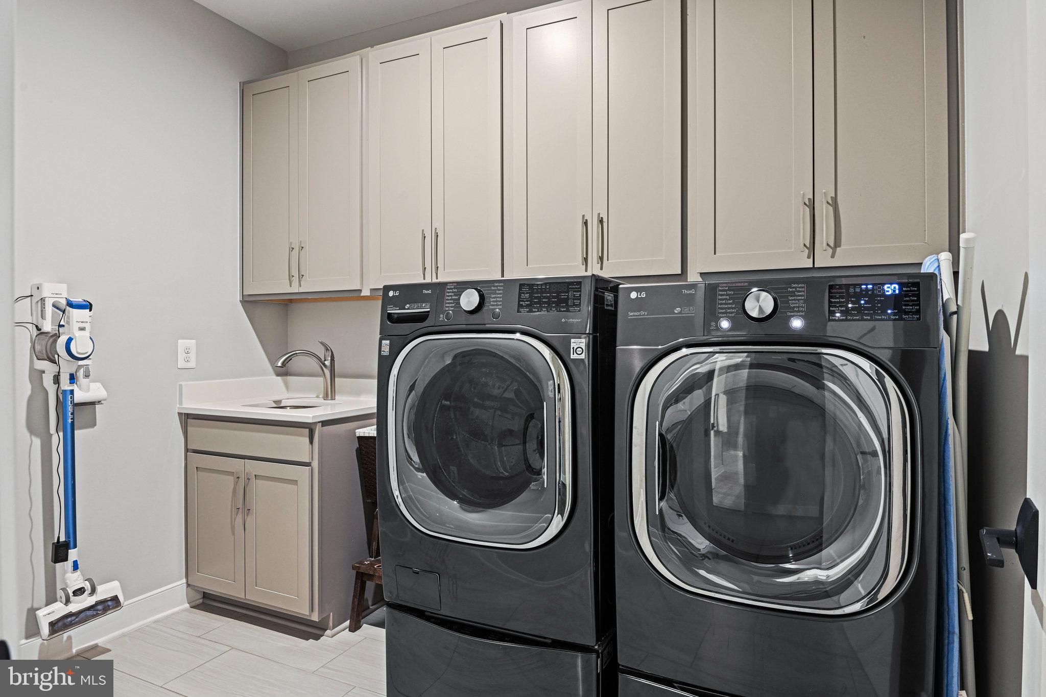 VIENNA WOODS - Residential