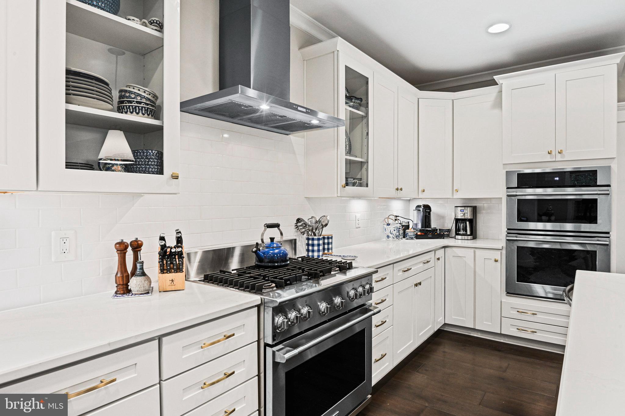 VIENNA WOODS - Residential