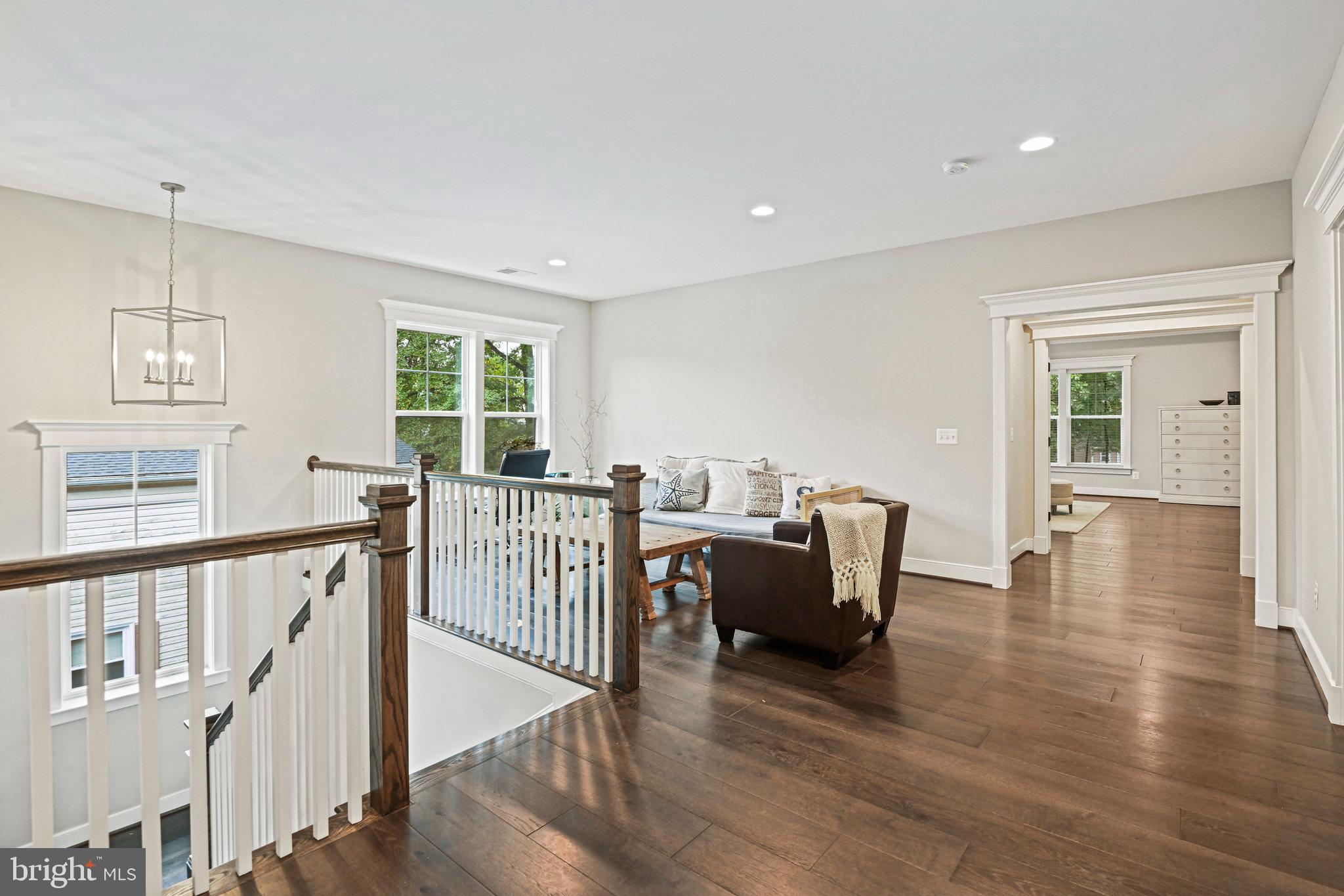 VIENNA WOODS - Residential