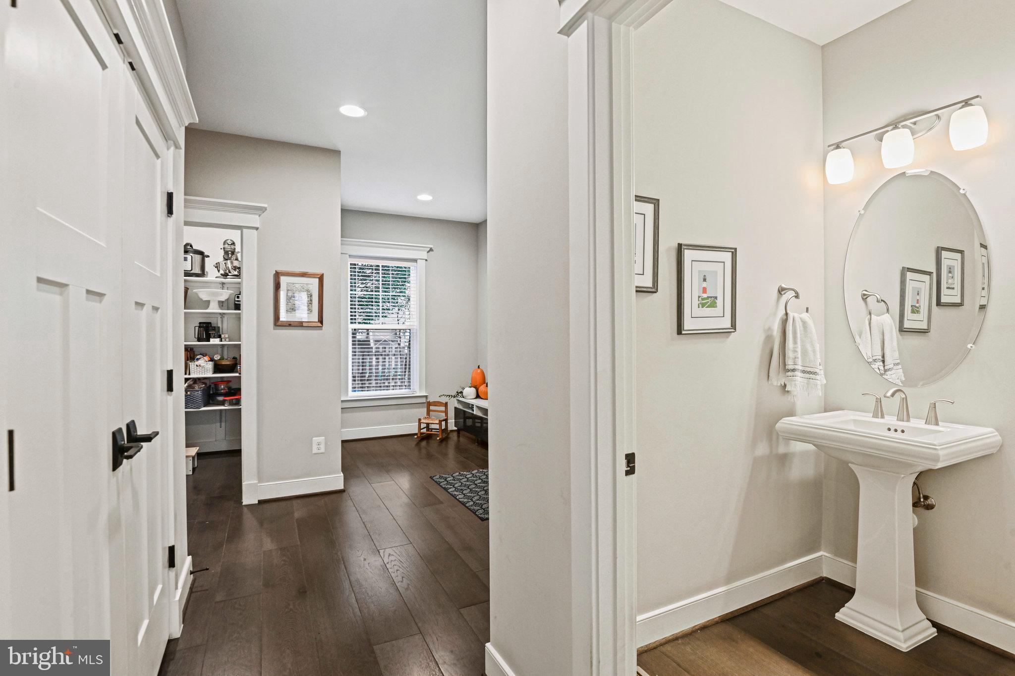 VIENNA WOODS - Residential