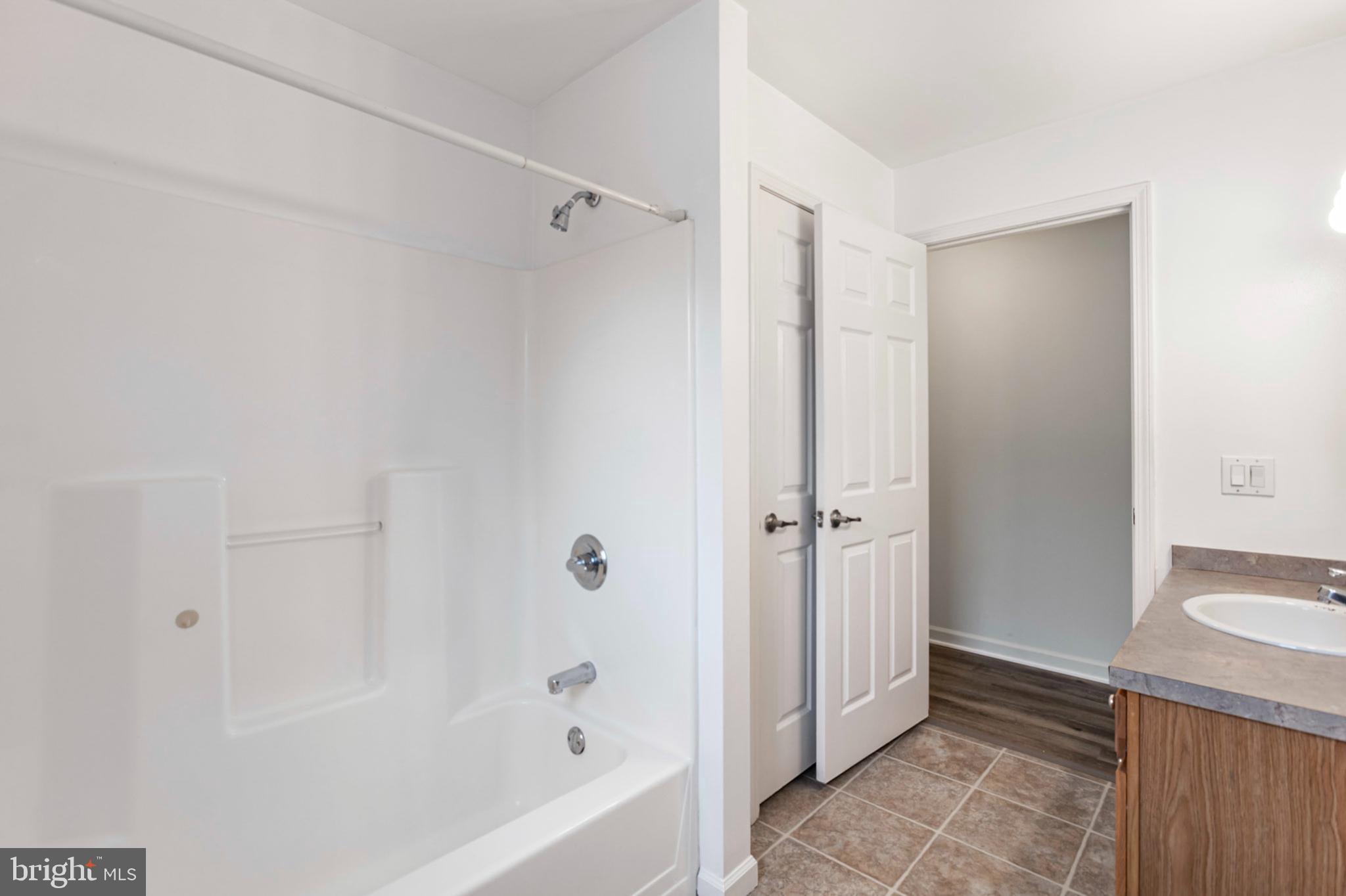 NONAVAILABLE - Residential Lease