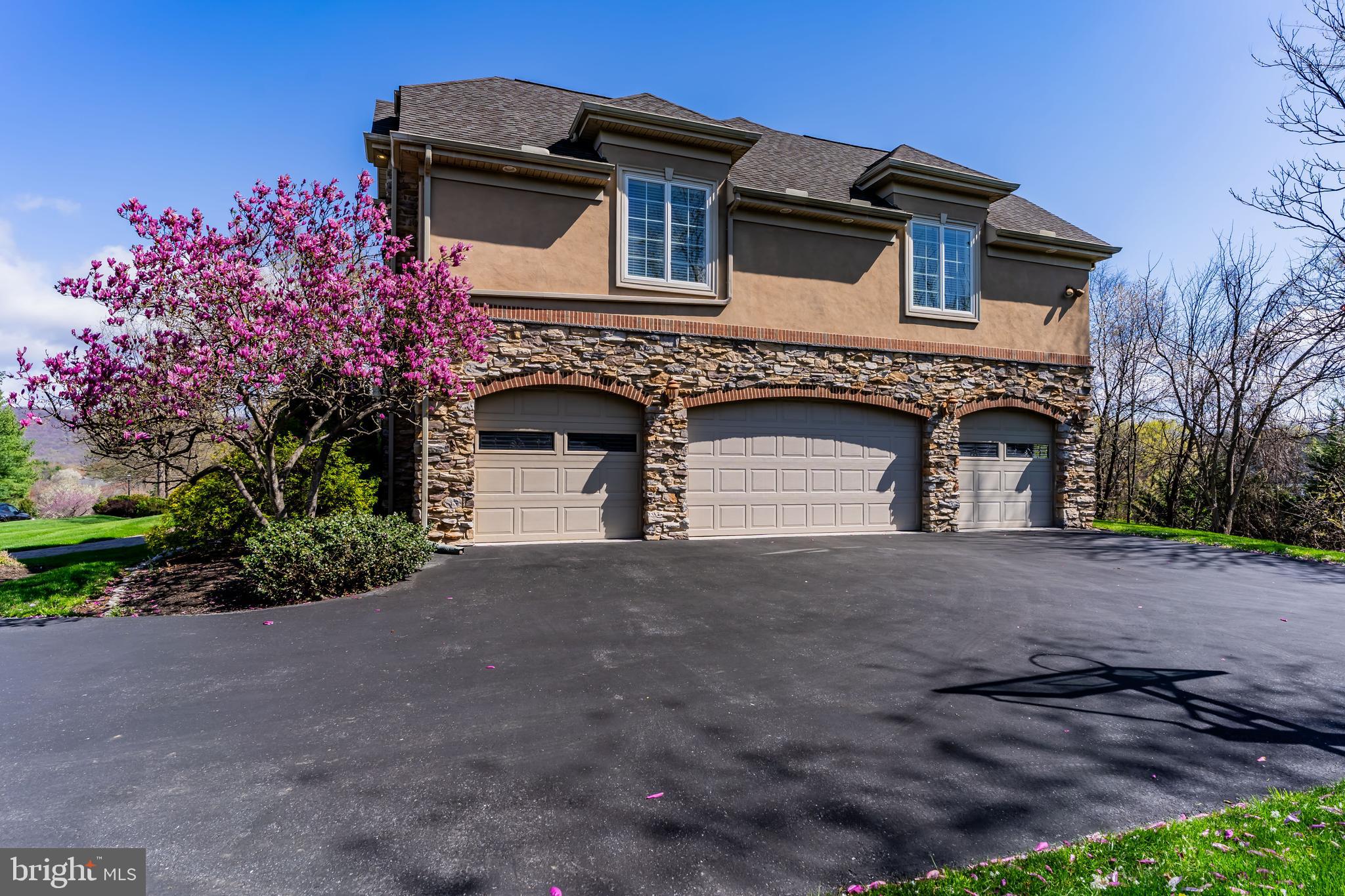 PINEHURST HILLS - Residential