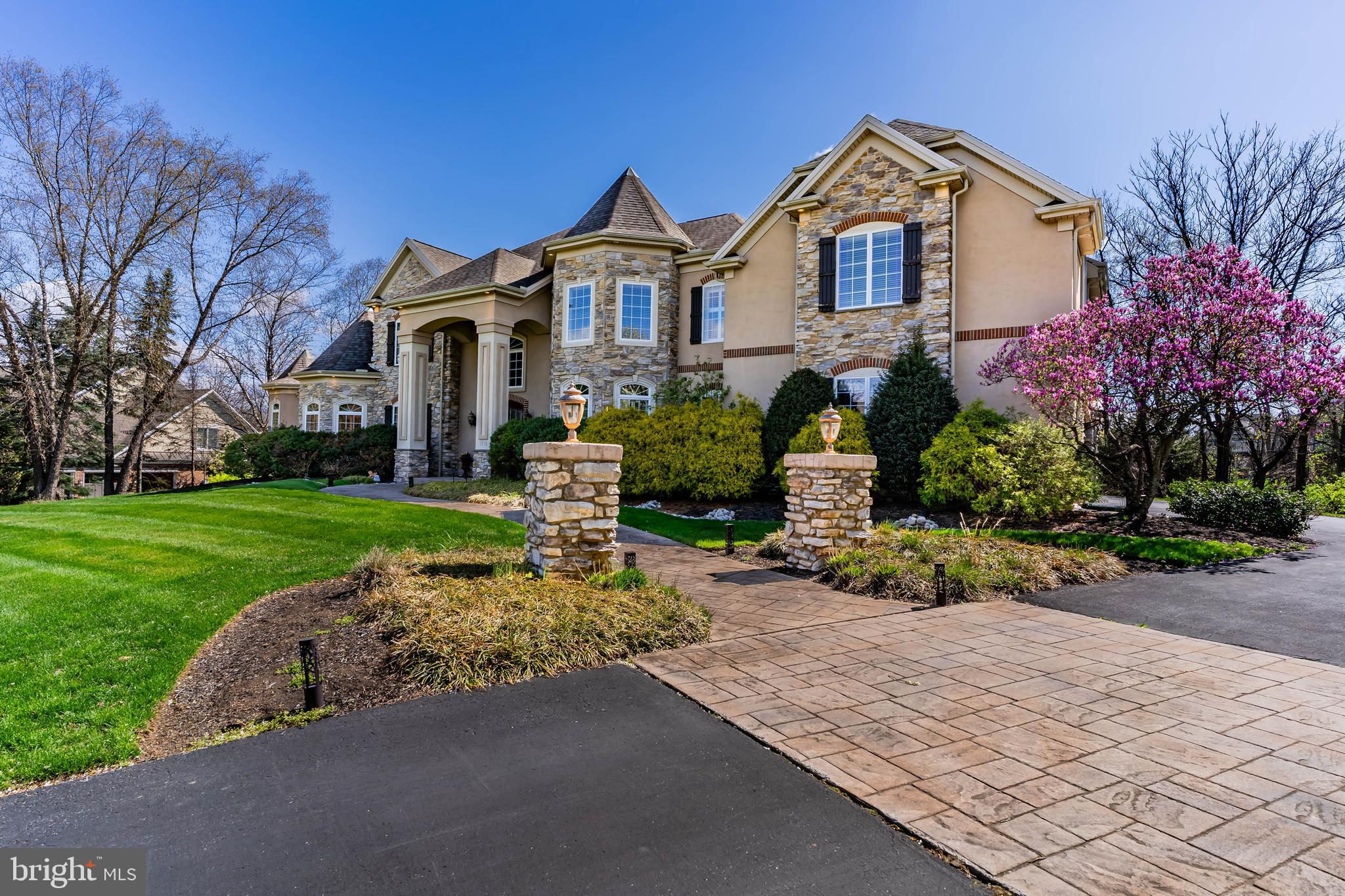 PINEHURST HILLS - Residential