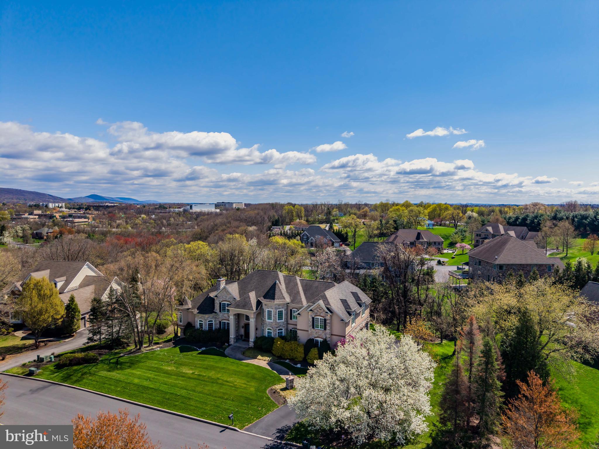 PINEHURST HILLS - Residential