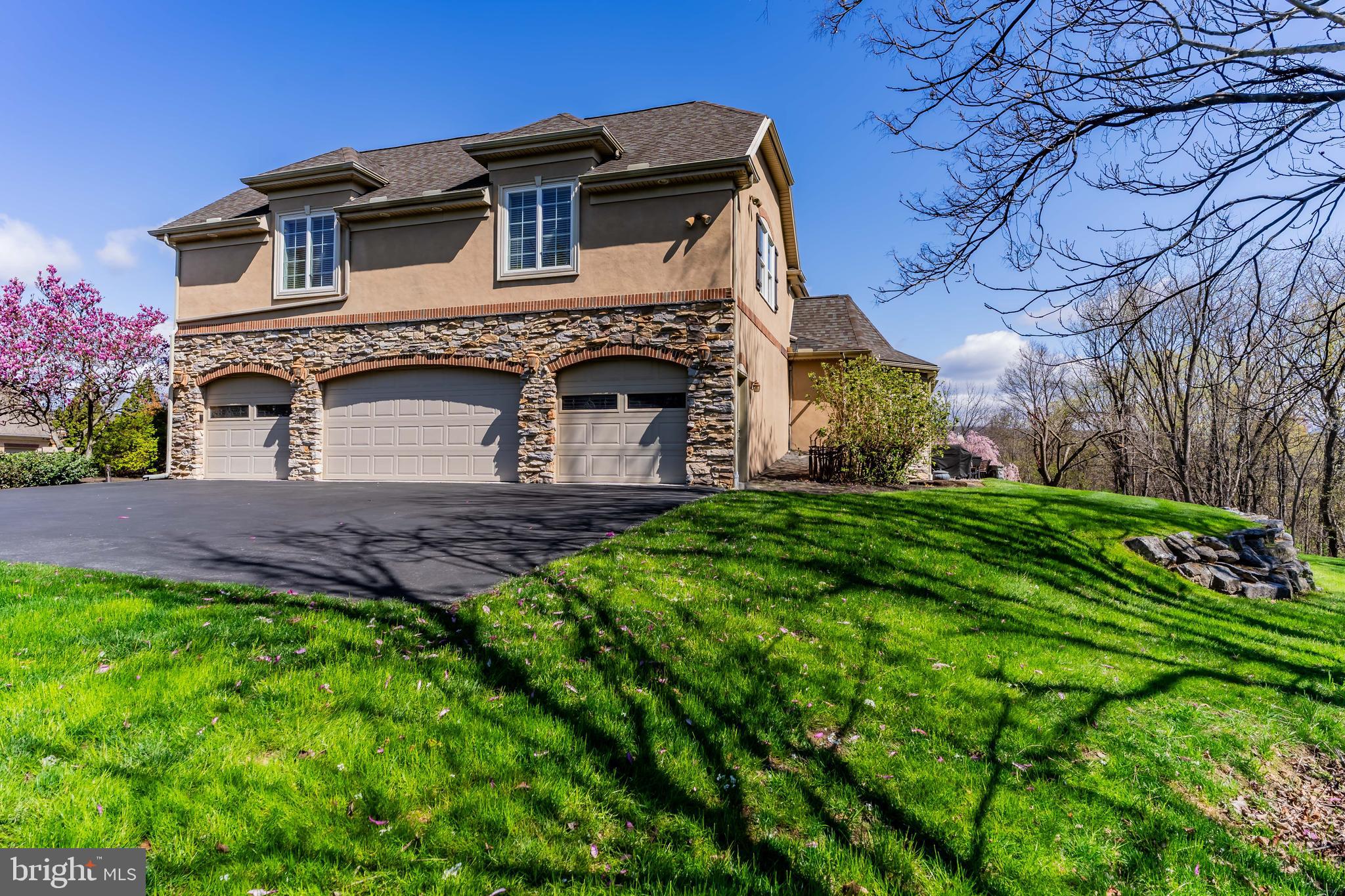 PINEHURST HILLS - Residential