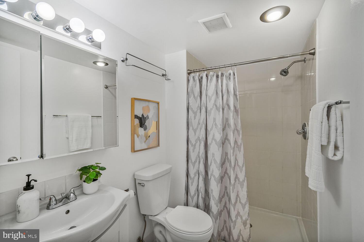 ALTA VISTA CONDO - Residential