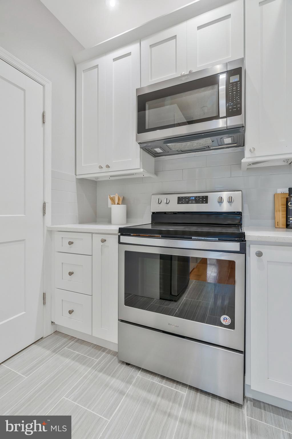 GATES OF MCLEAN - Residential Lease