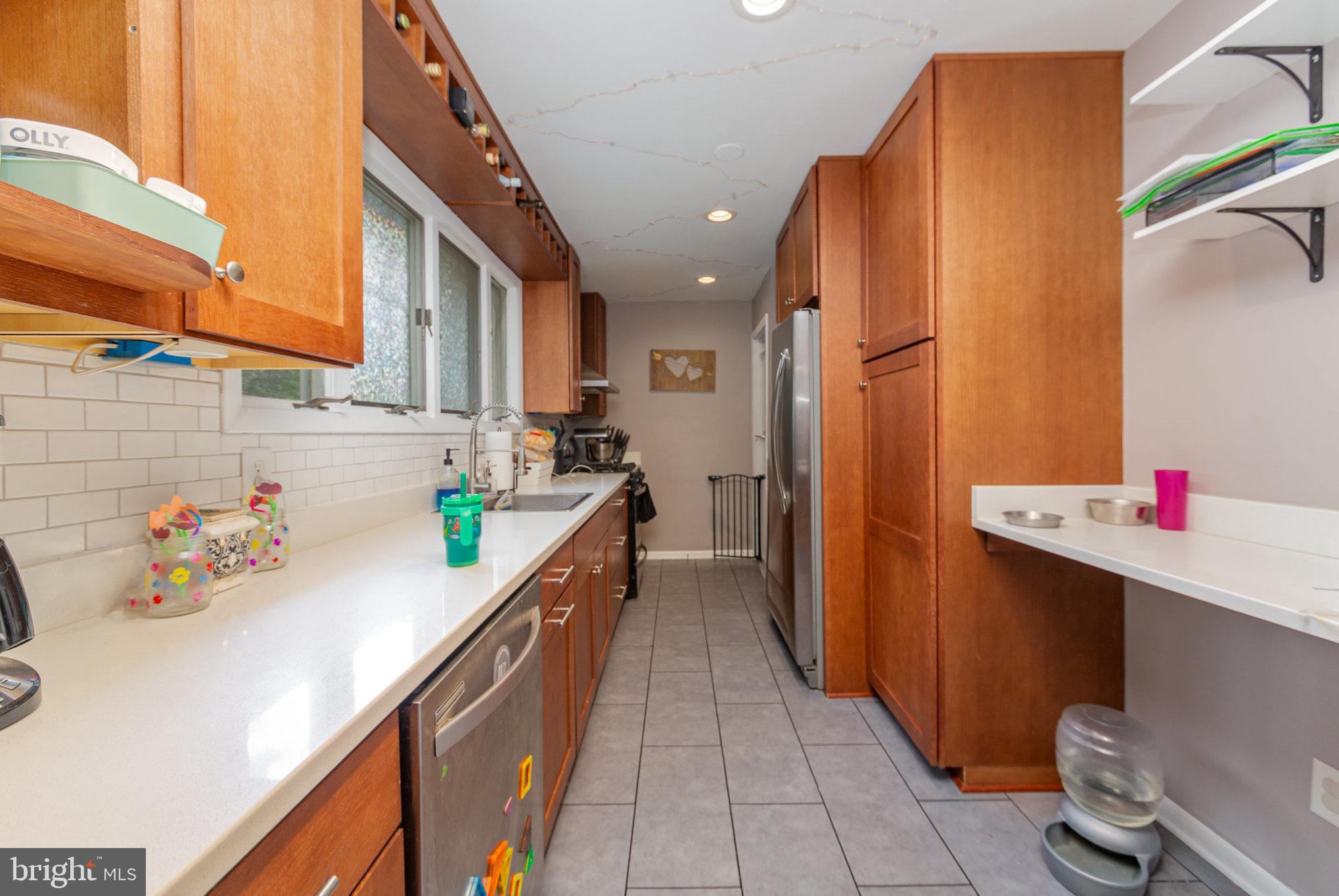1206 OAKWOOD ROAD