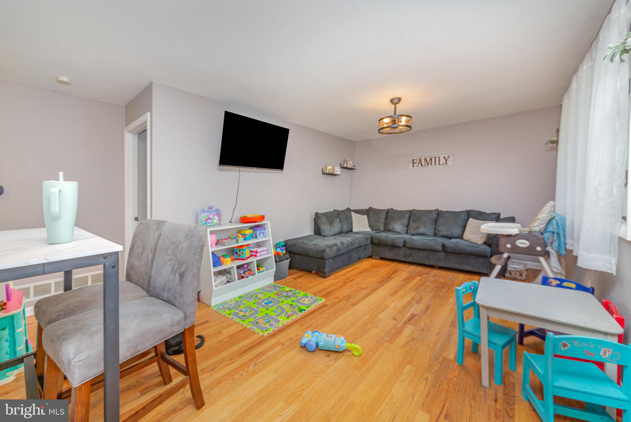 1206 OAKWOOD ROAD