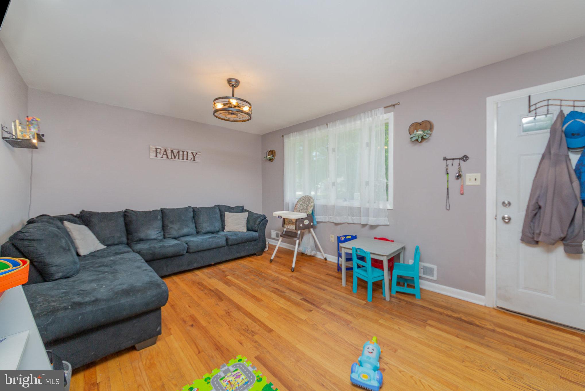 1206 OAKWOOD ROAD