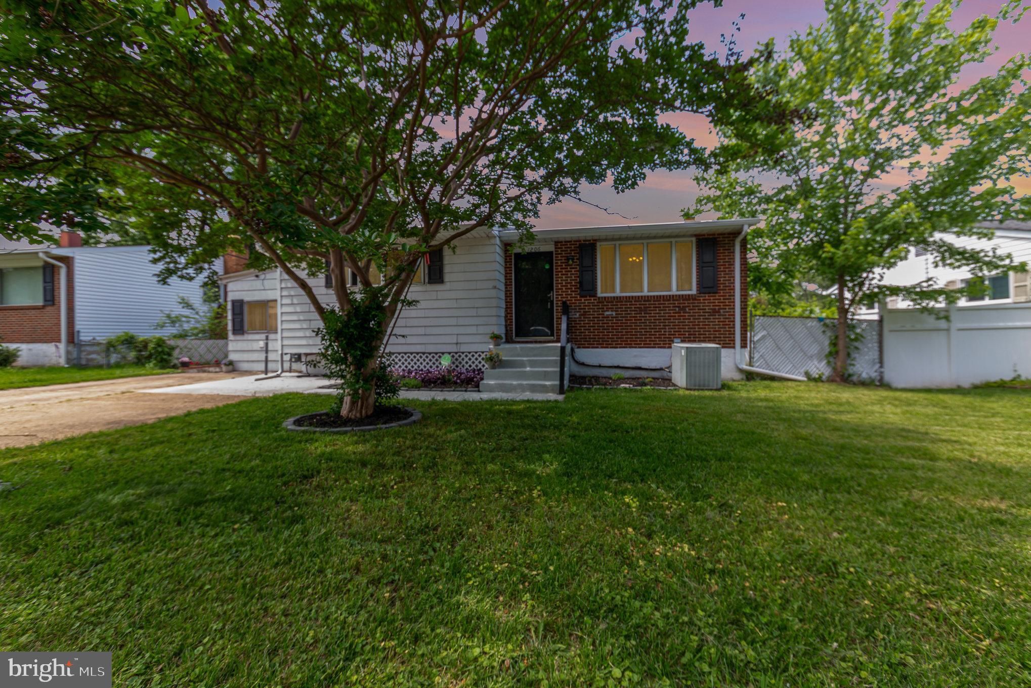 1206 OAKWOOD ROAD