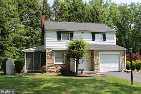 Photo of 25 CONESTOGA BLVD, LANCASTER, PA 17602 (MLS # PALA2035470)