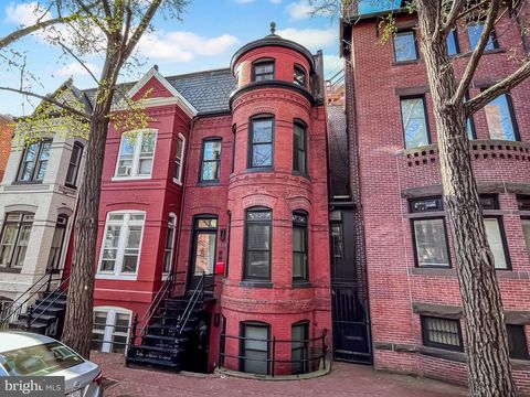 Photo of 1538 Swann Street NW, WASHINGTON, DC 20009 (MLS # DCDC2230094)