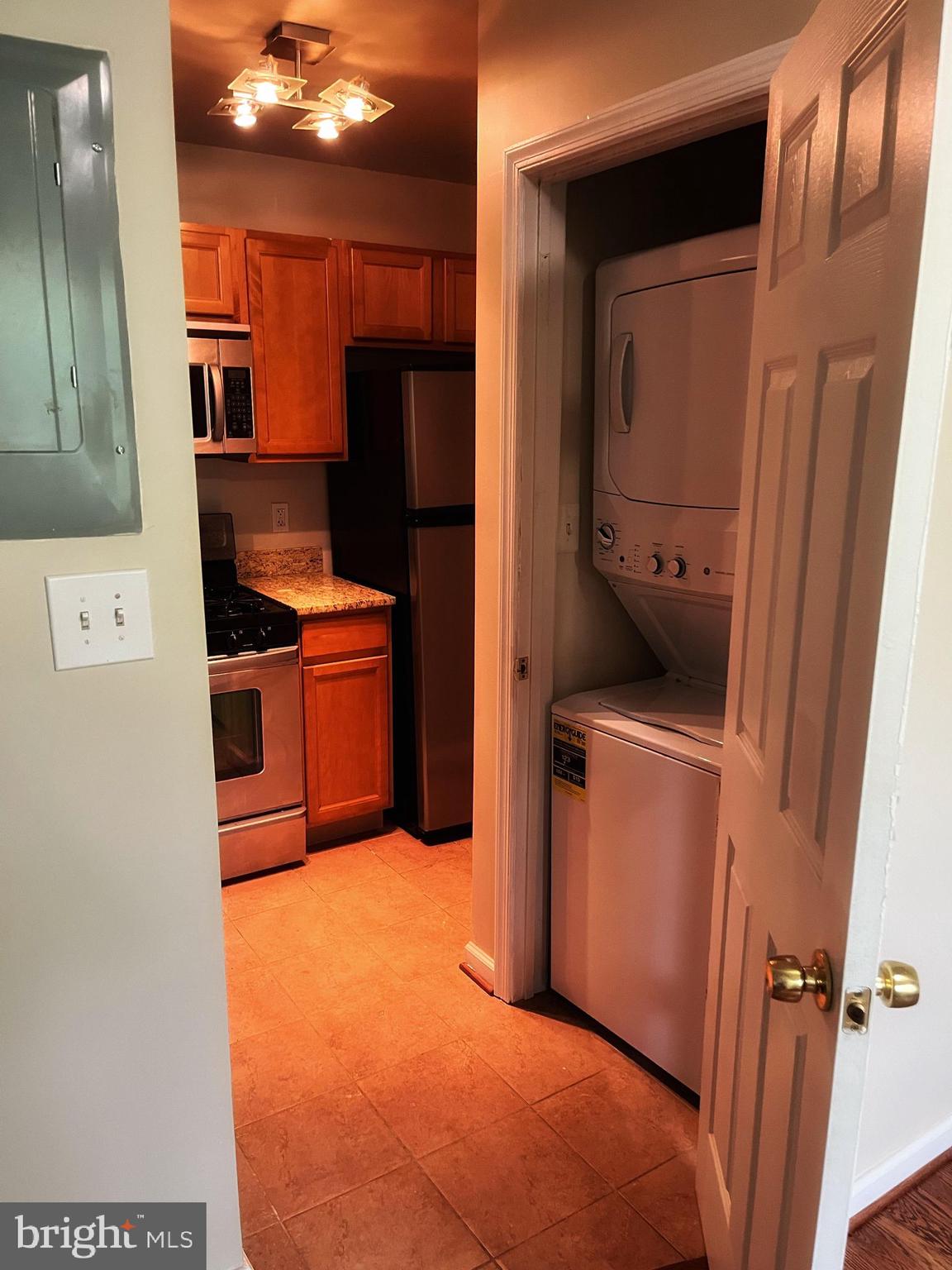 MARKHAM VIEW CONDOMINIUMS - Residential Lease