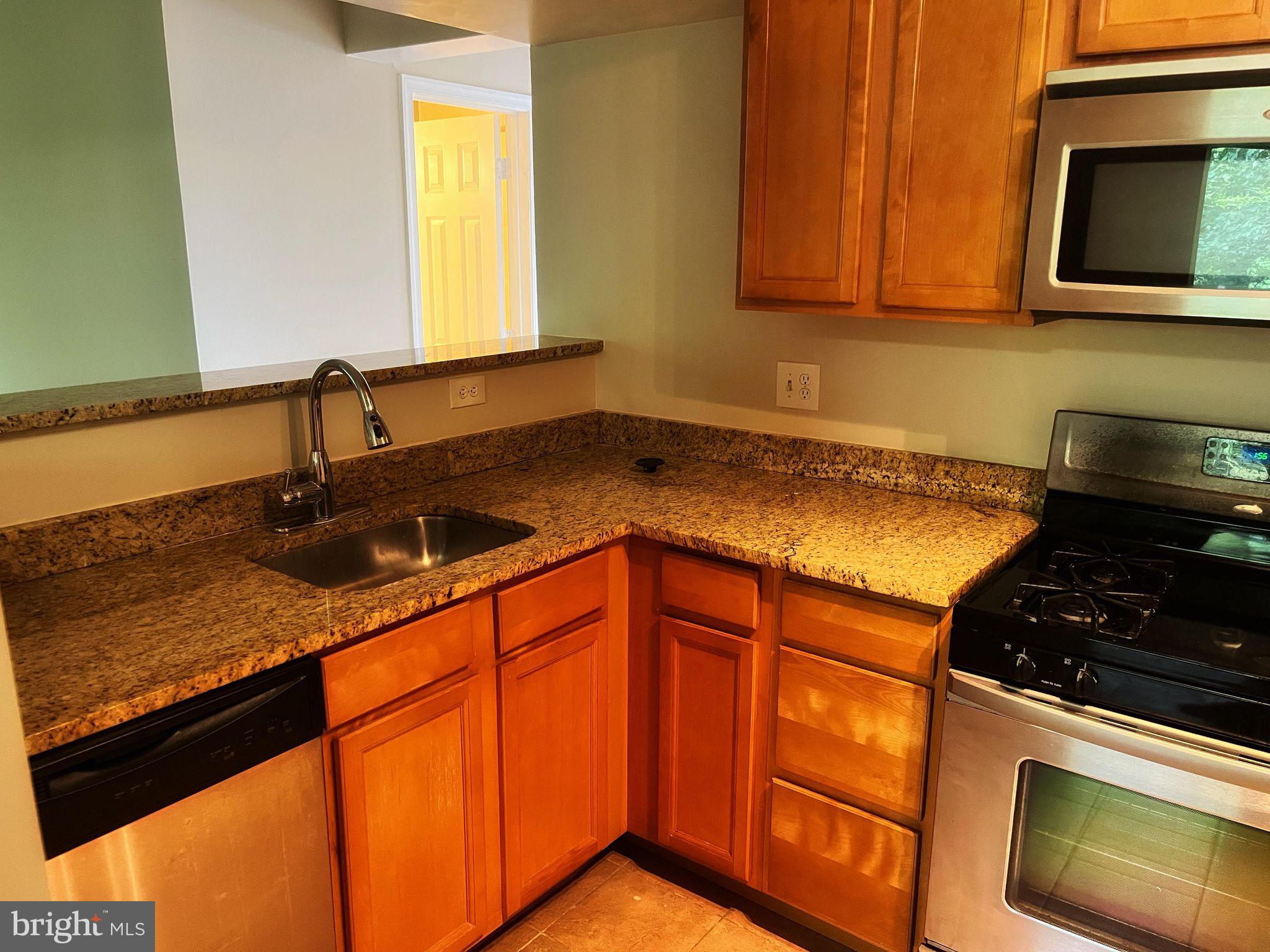 MARKHAM VIEW CONDOMINIUMS - Residential Lease