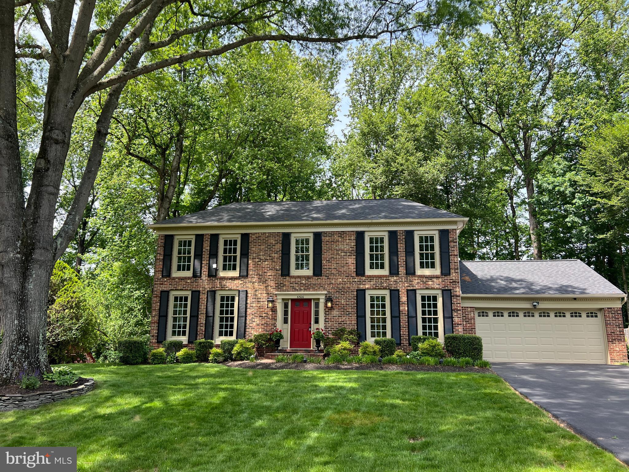 LANGLEY OAKS - Residential