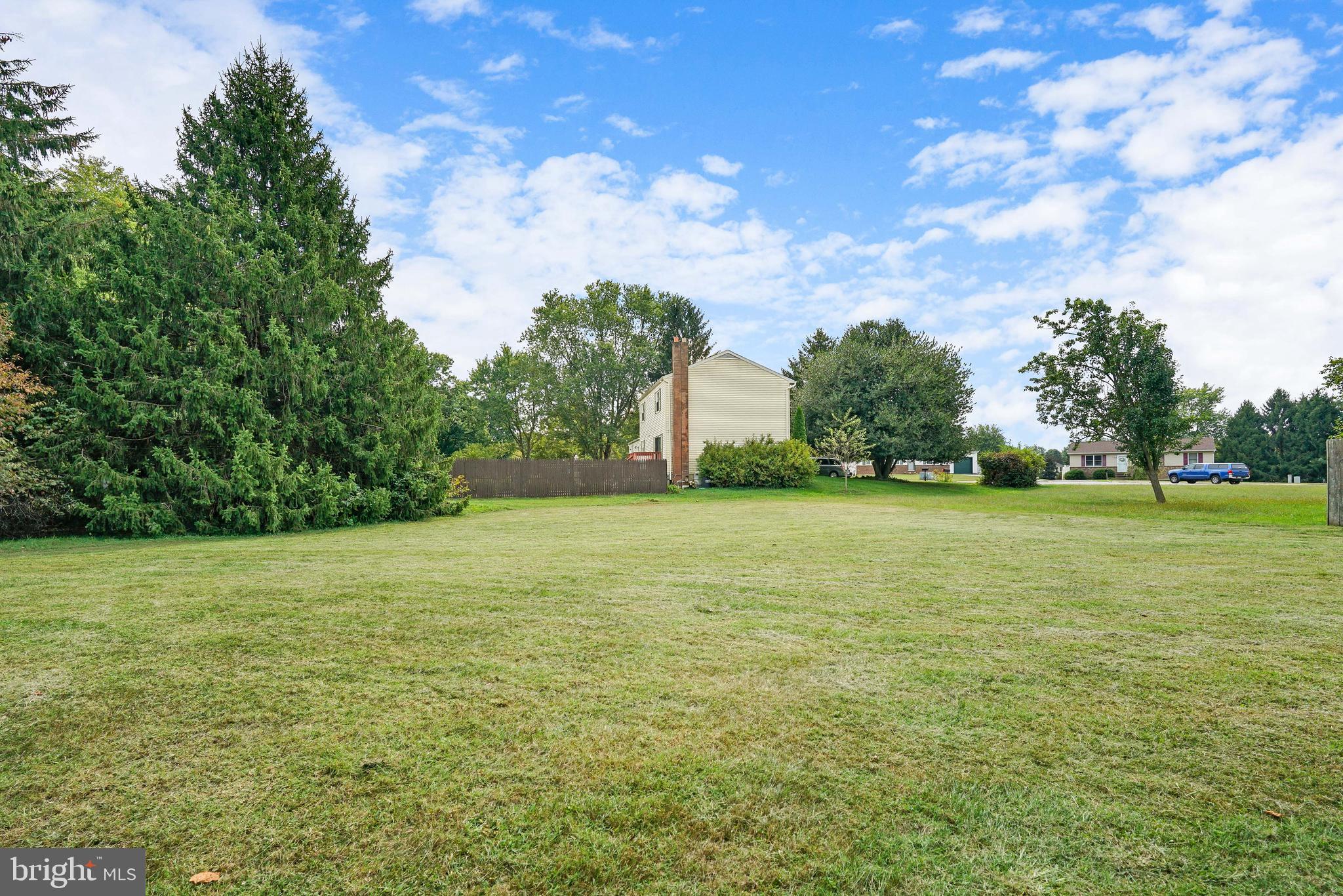 HERITAGE WOODS - Residential