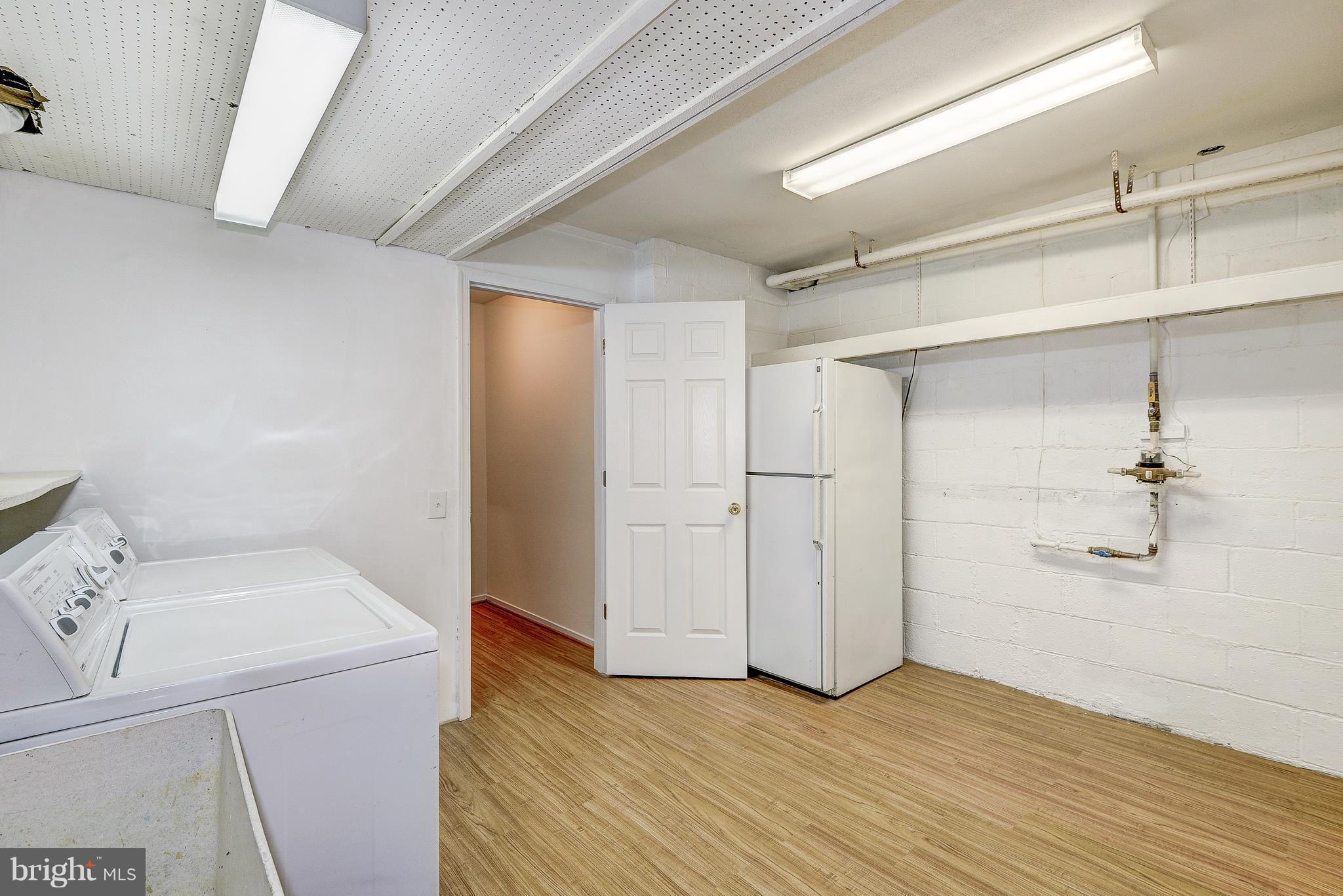 RESTON - Residential Lease