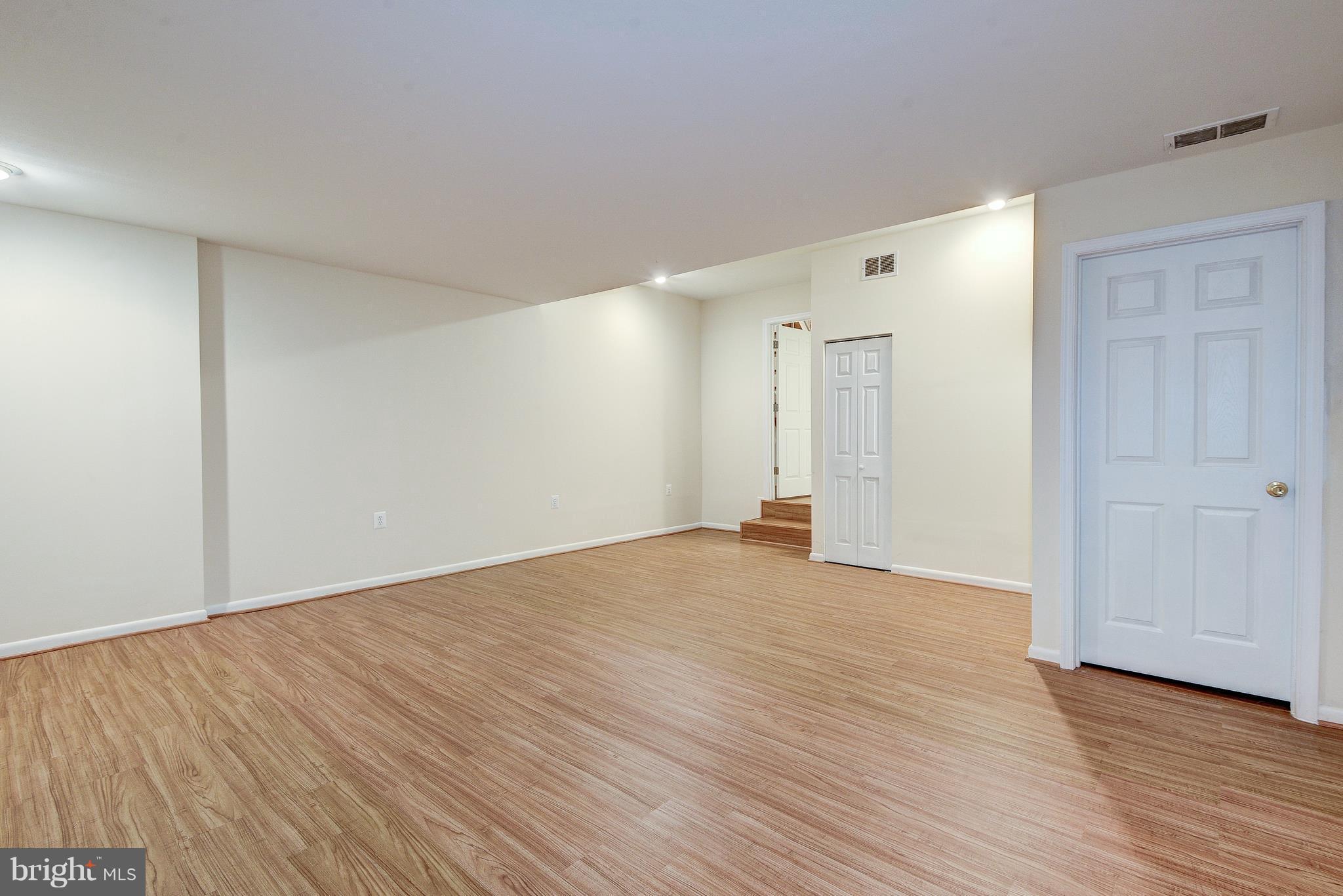 RESTON - Residential Lease