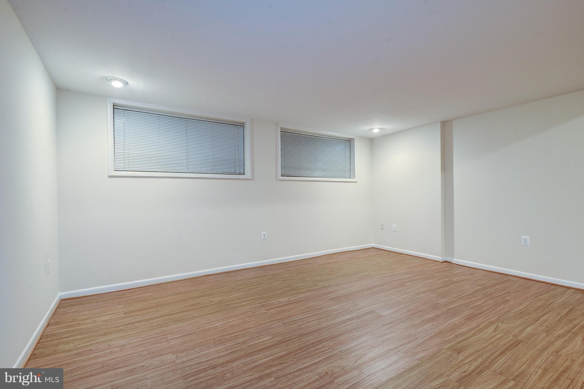 RESTON - Residential Lease