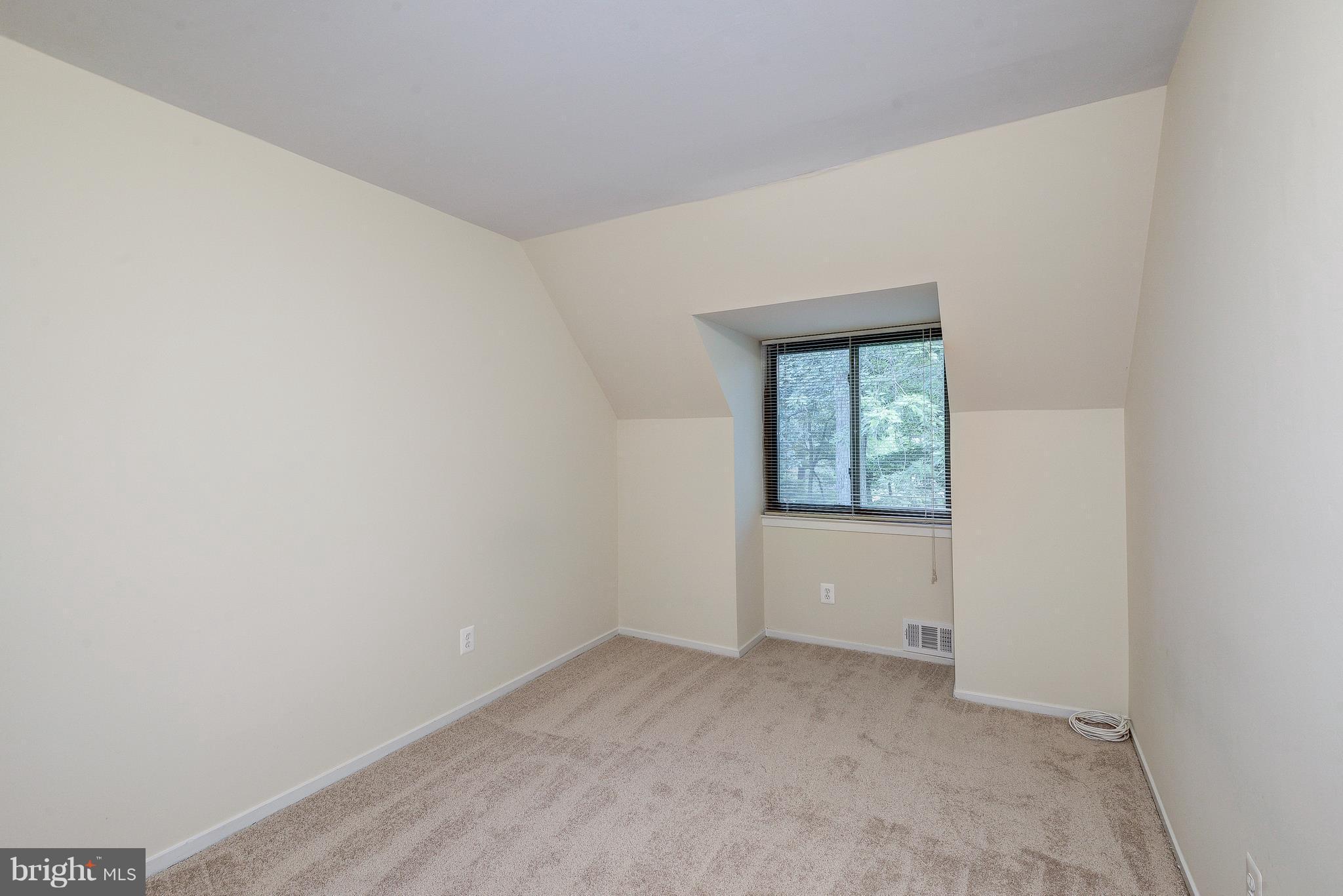 RESTON - Residential Lease