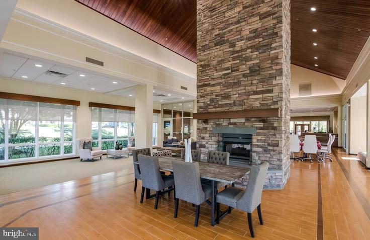 PINEY ORCHARD - Residential